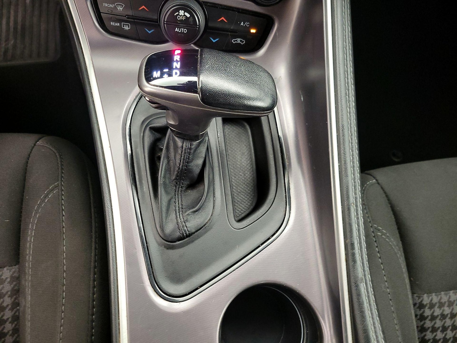 2020 Dodge Challenger SXT - Photo 18