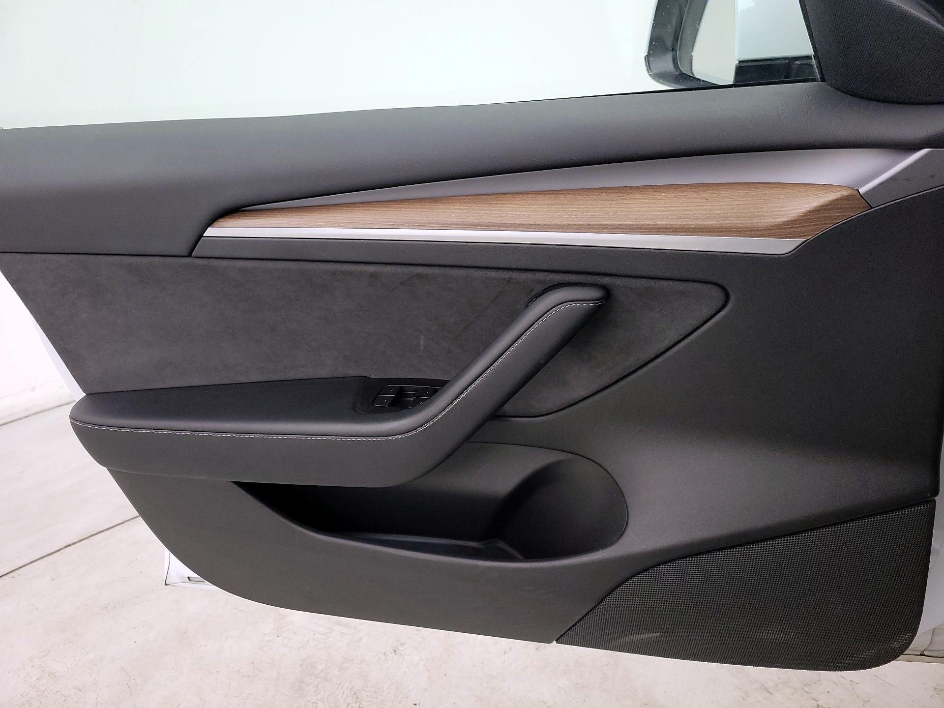 Thumbnail: 2022 Tesla Model 3 - 12