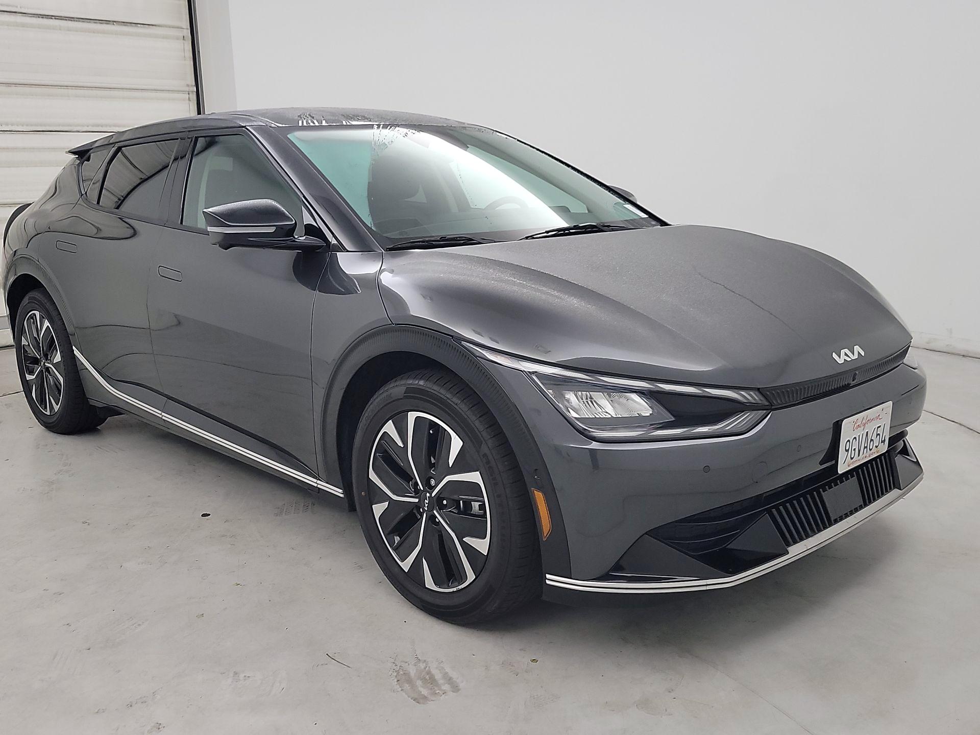 Thumbnail: 2022 Kia EV6 - 1
