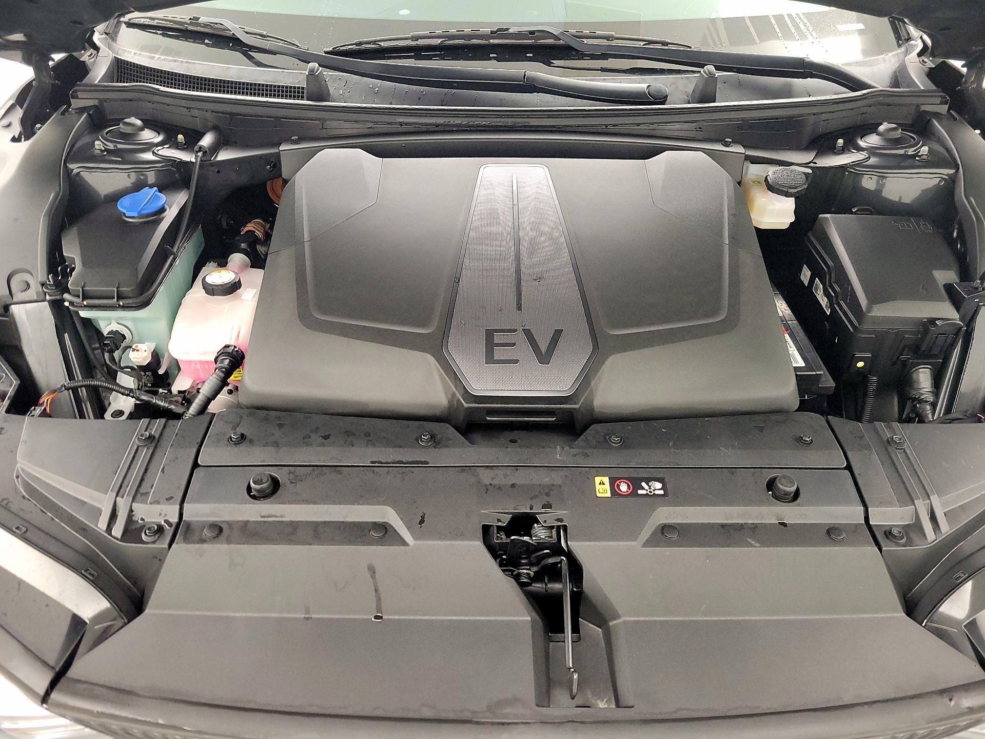 Thumbnail: 2022 Kia EV6 - 19