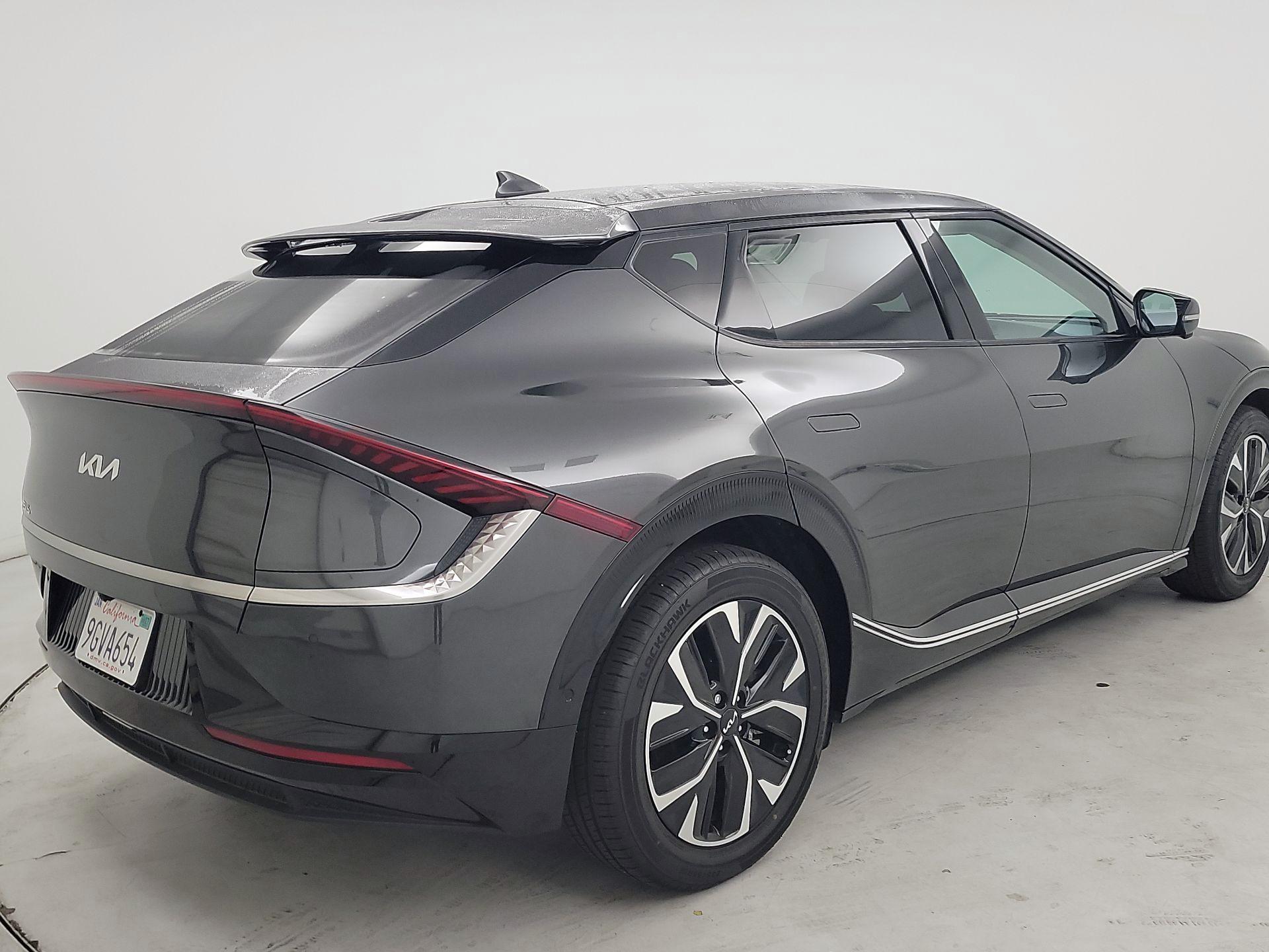 Thumbnail: 2022 Kia EV6 - 5