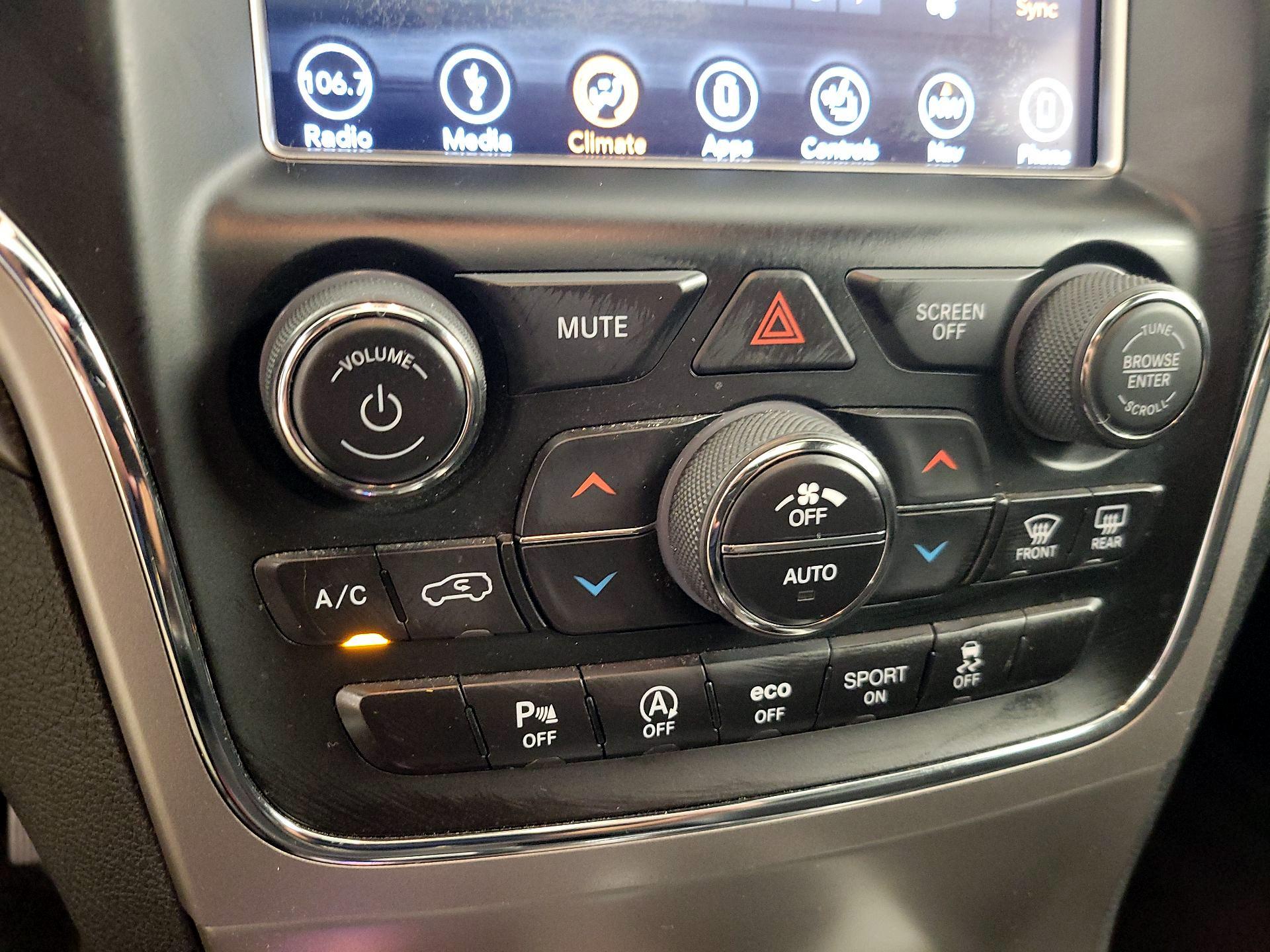 Thumbnail: 2018 Jeep Grand Cherokee - 17