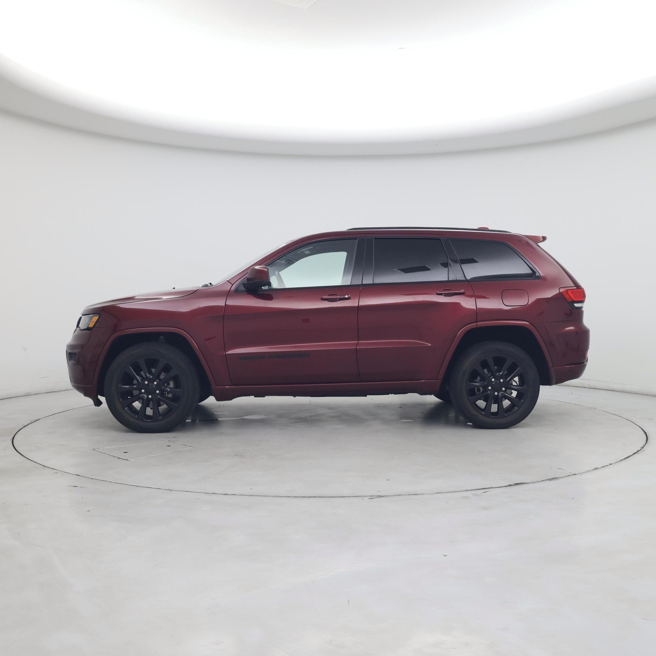 Thumbnail: 2018 Jeep Grand Cherokee - 3