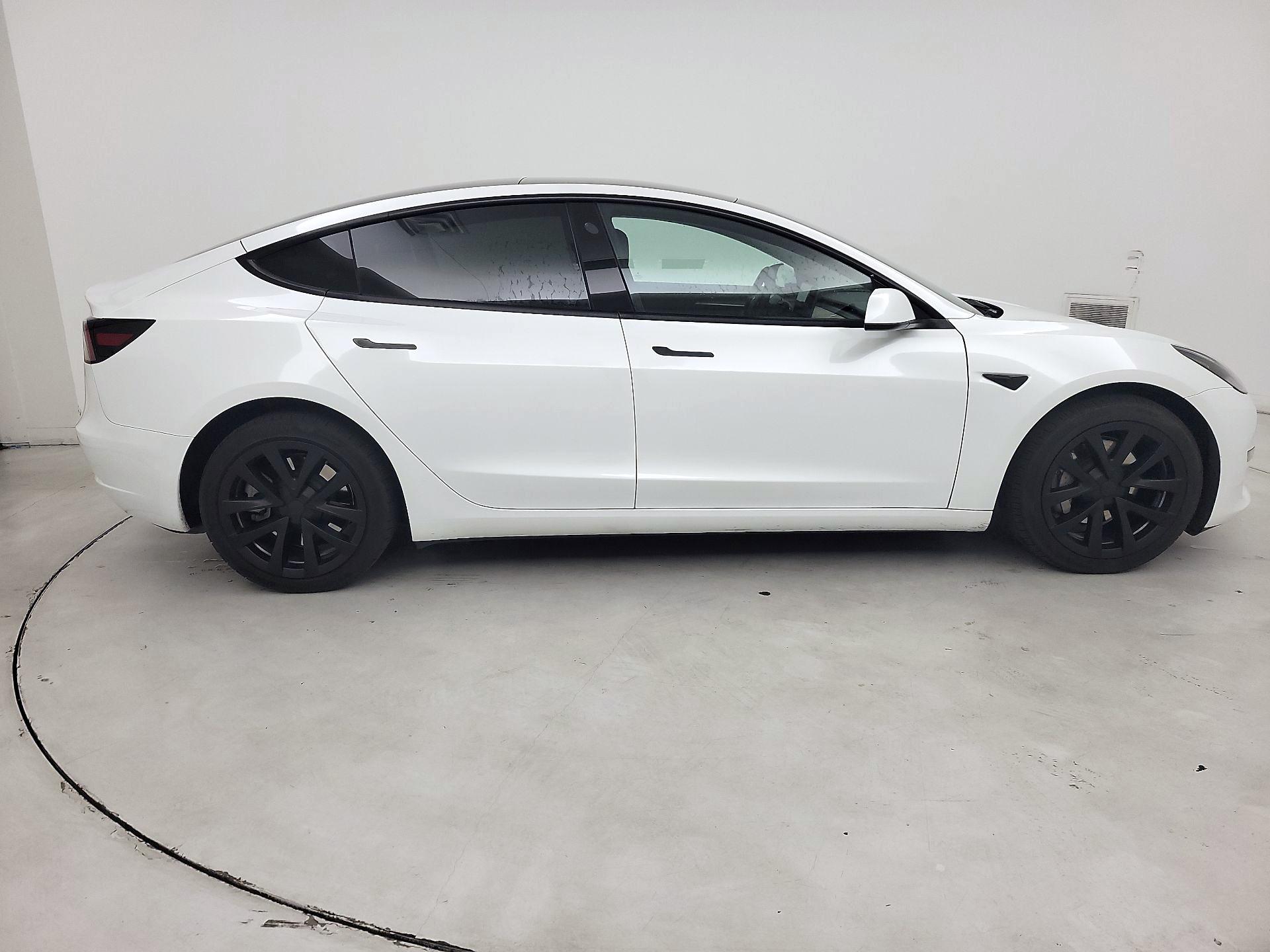 Thumbnail: 2023 Tesla Model 3 - 4