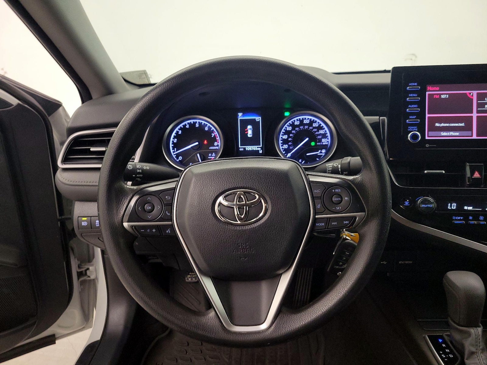 2022 Toyota Camry LE - Photo 11