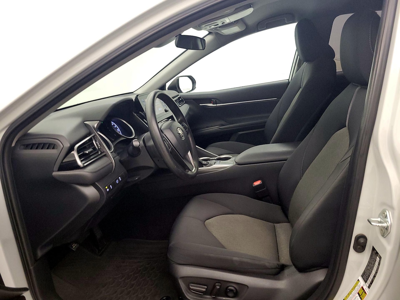 2022 Toyota Camry LE - Photo 12
