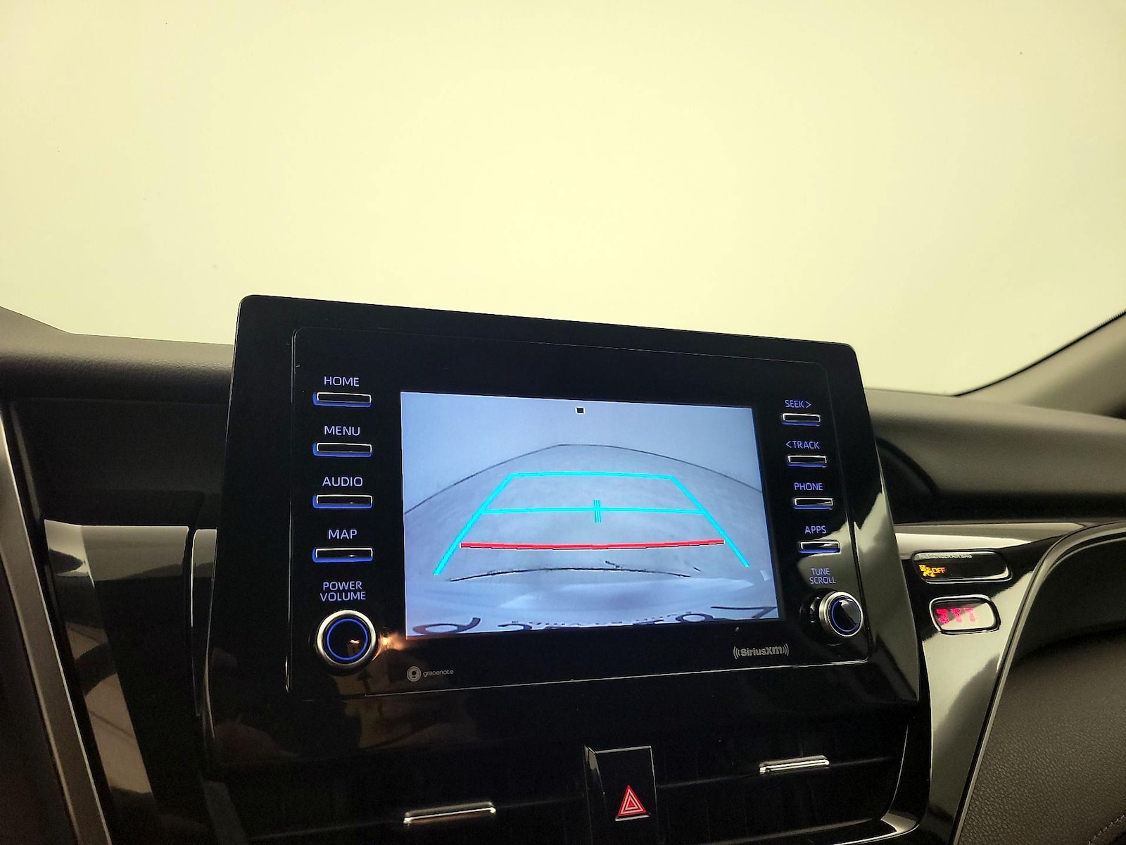 2022 Toyota Camry LE - Photo 15