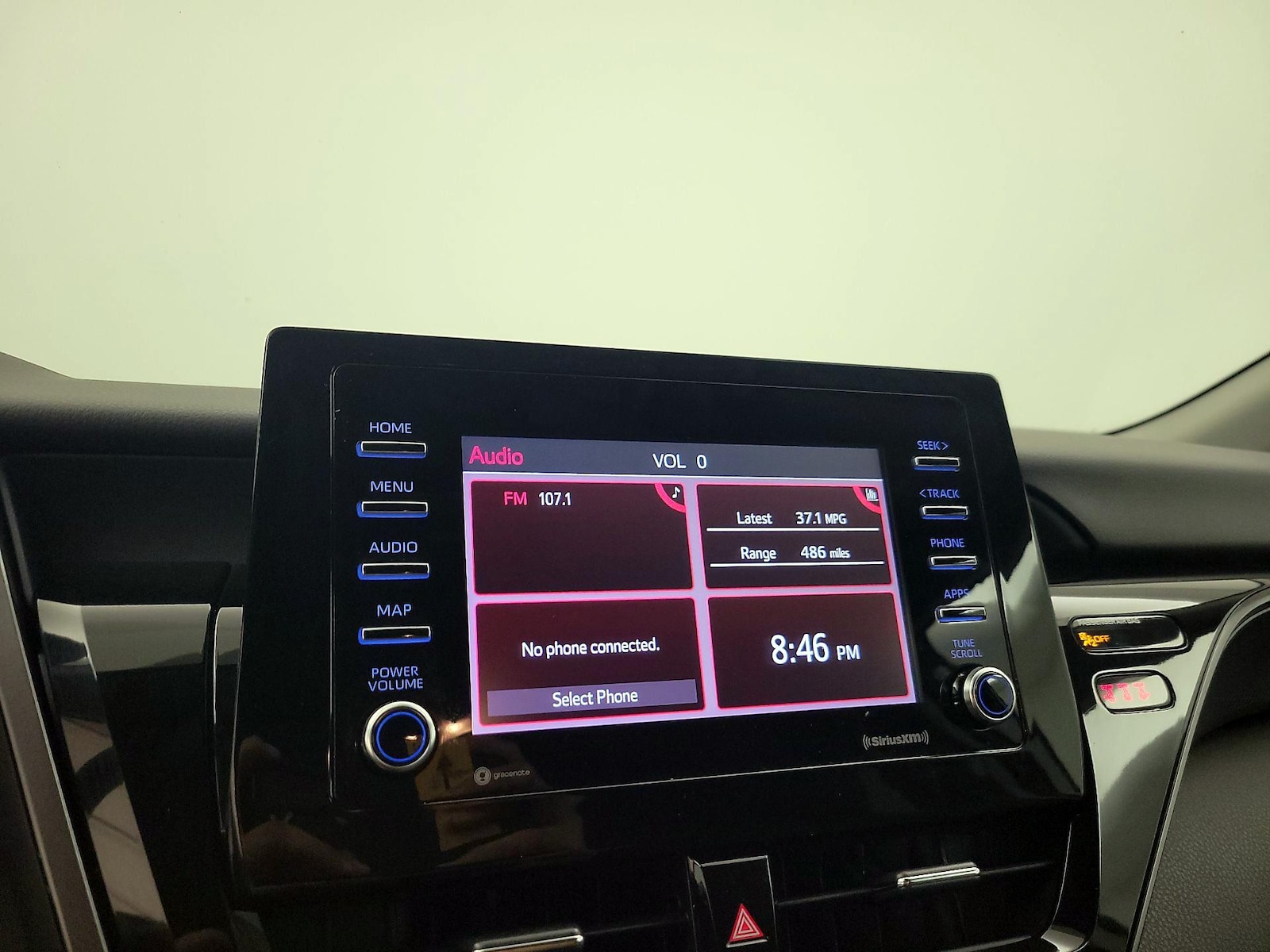 2022 Toyota Camry LE - Photo 16