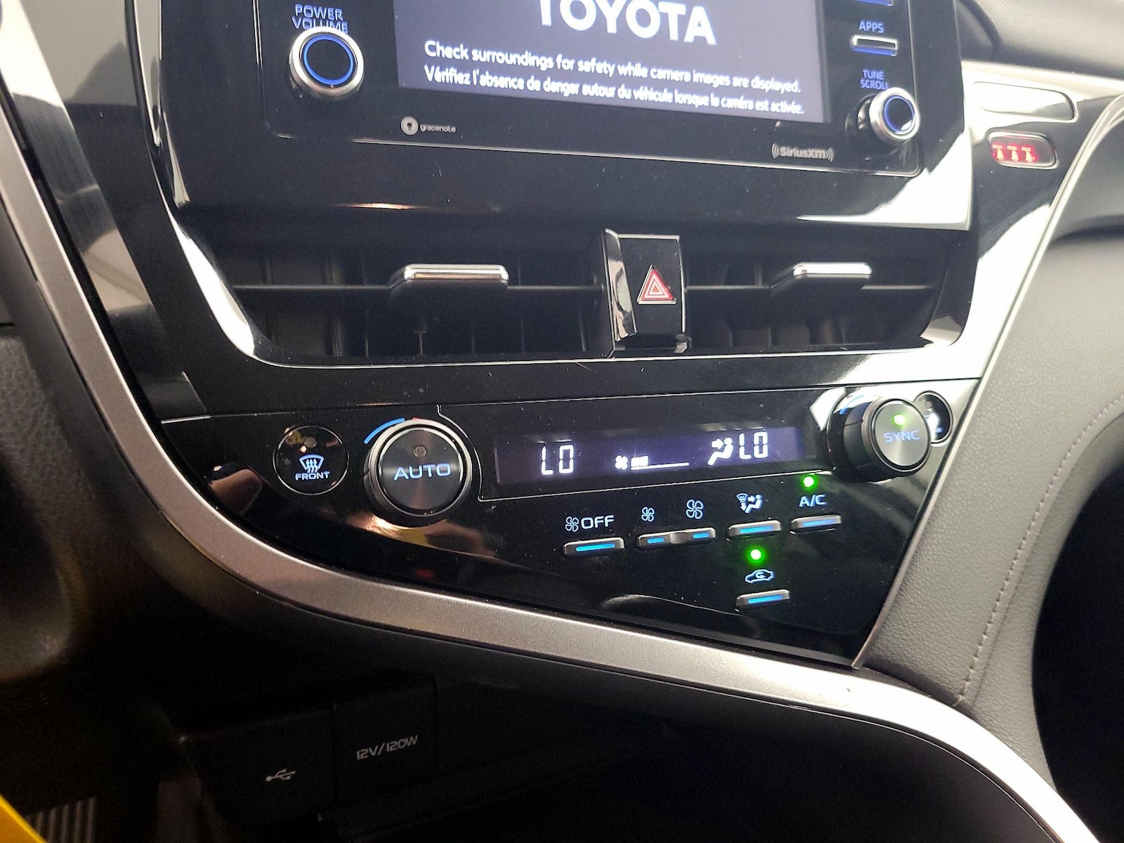 2022 Toyota Camry LE - Photo 17