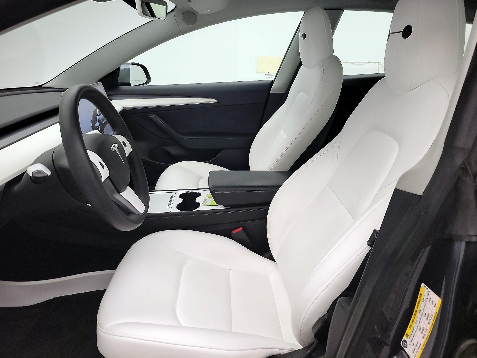Thumbnail: 2022 Tesla Model 3 - 11