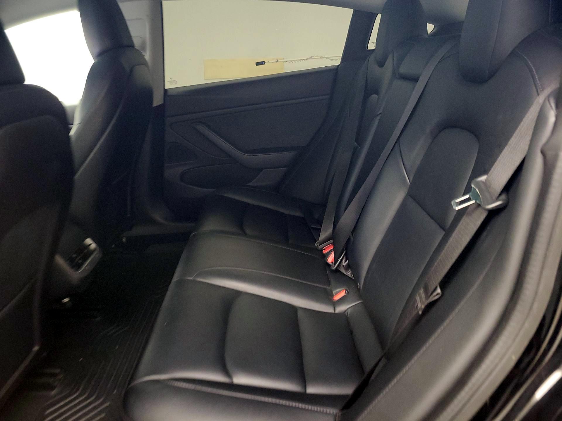 Thumbnail: 2019 Tesla Model 3 - 17