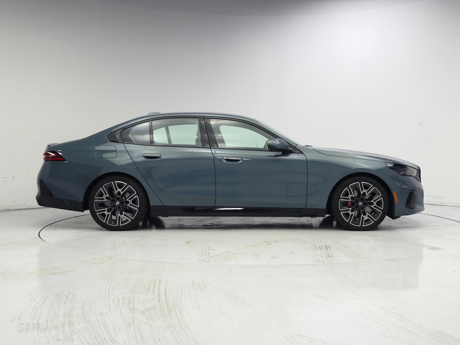 2024 BMW 5 Series 530i - Photo 8