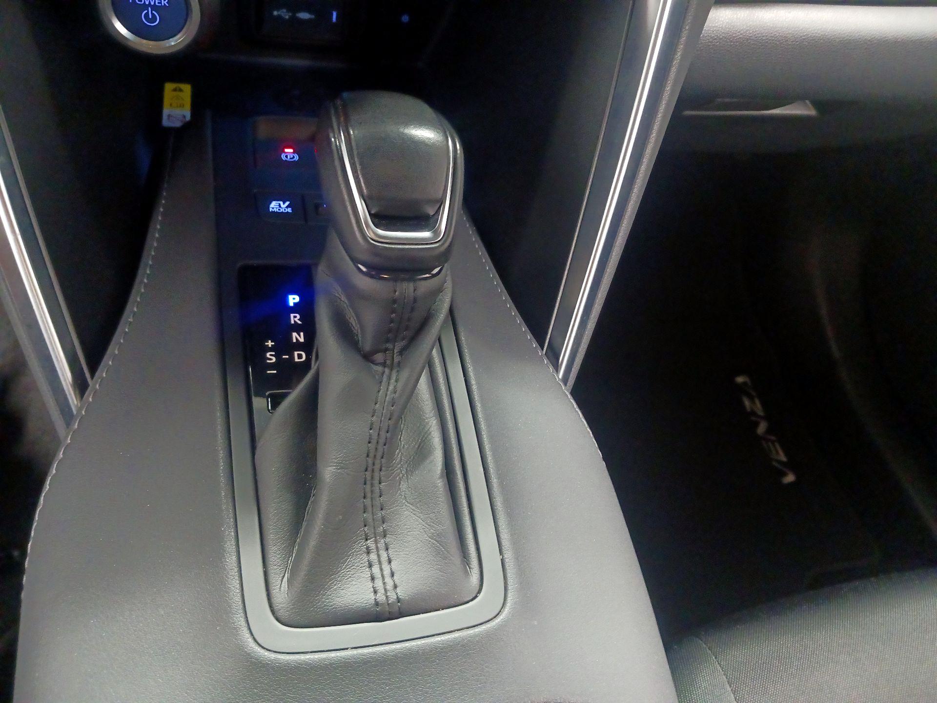 Thumbnail: 2021 Toyota Venza - 15