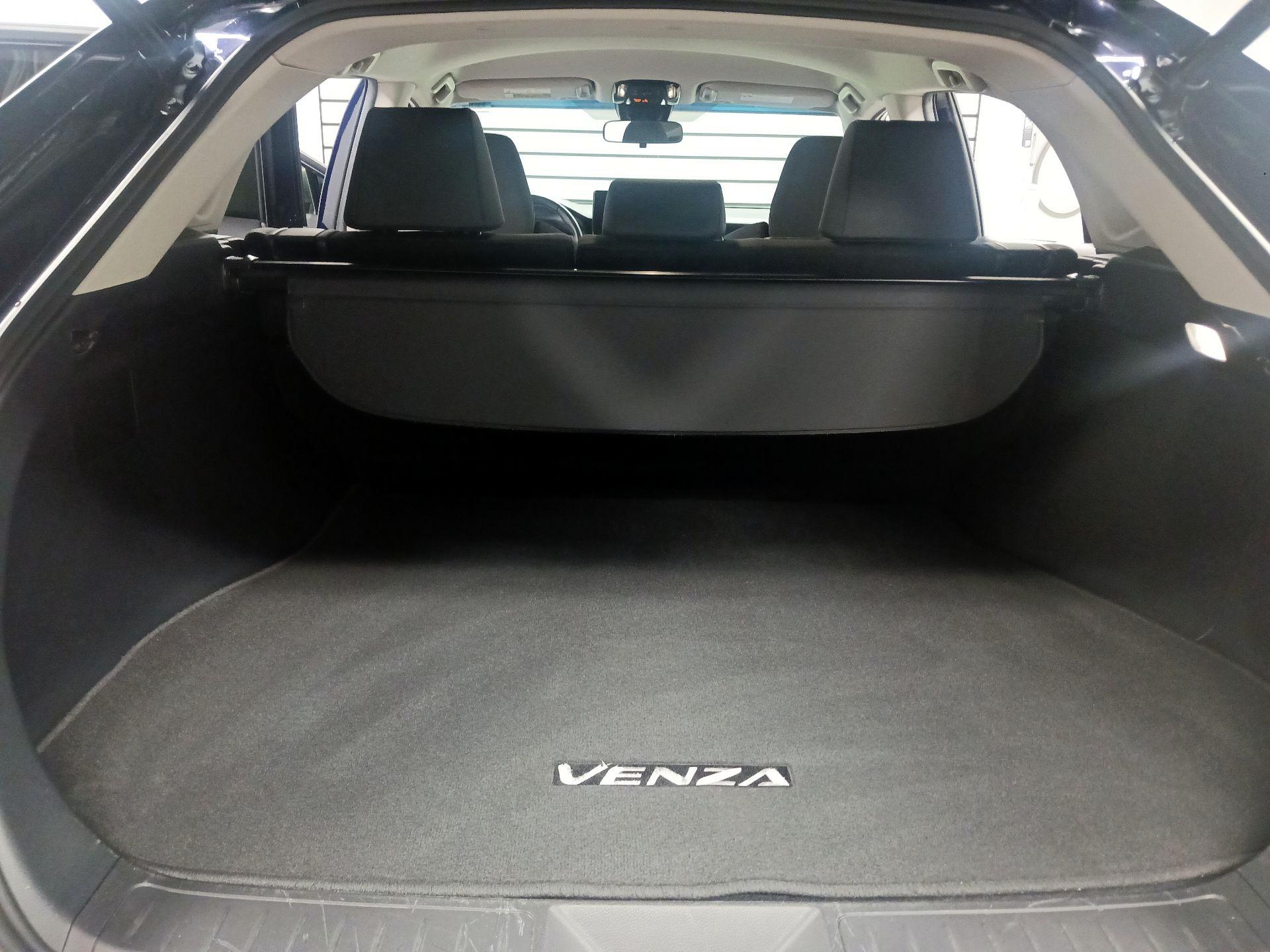 Thumbnail: 2021 Toyota Venza - 16