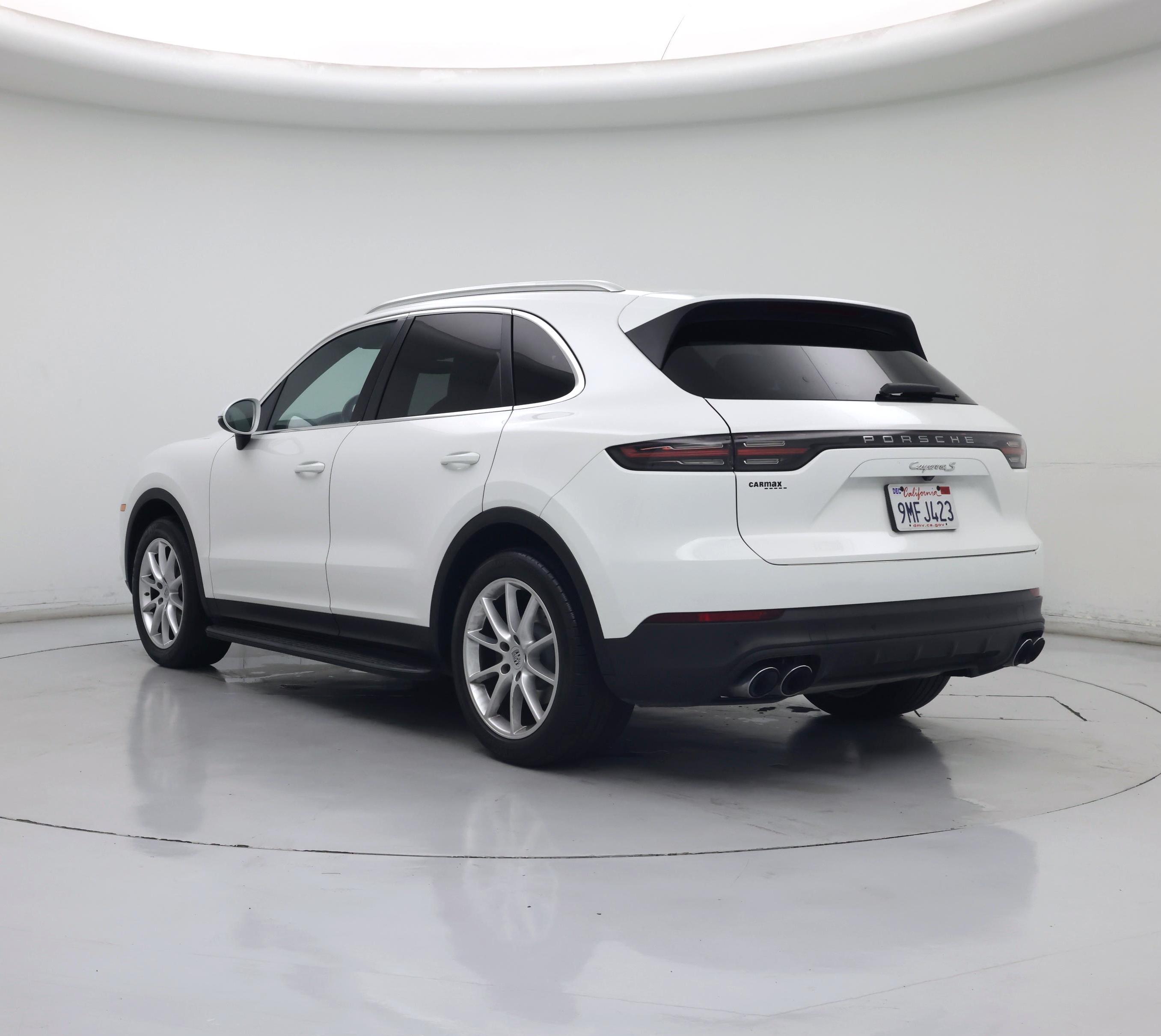 Thumbnail: 2019 Porsche Cayenne - 2