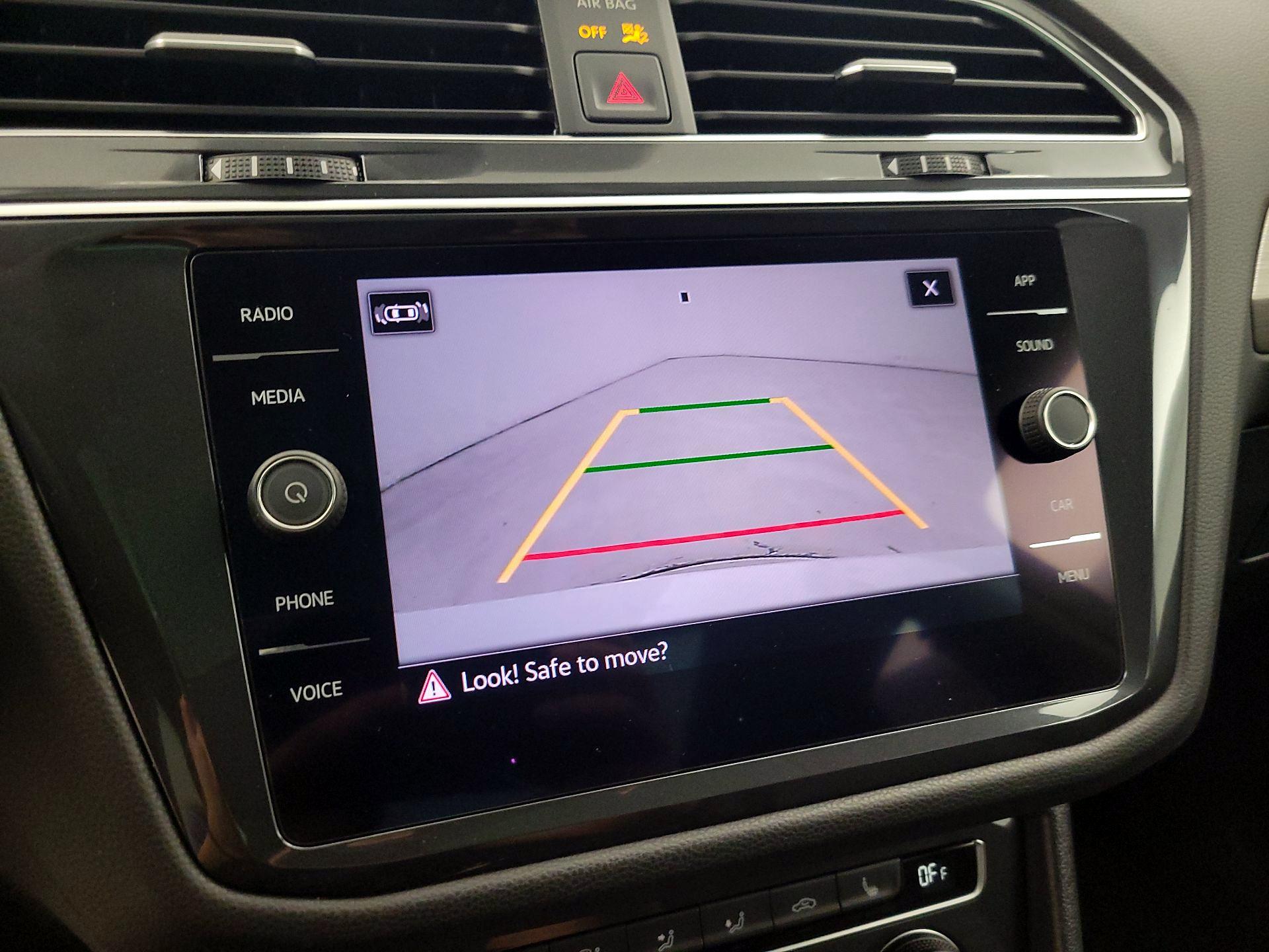 Thumbnail: 2021 Volkswagen Tiguan - 14