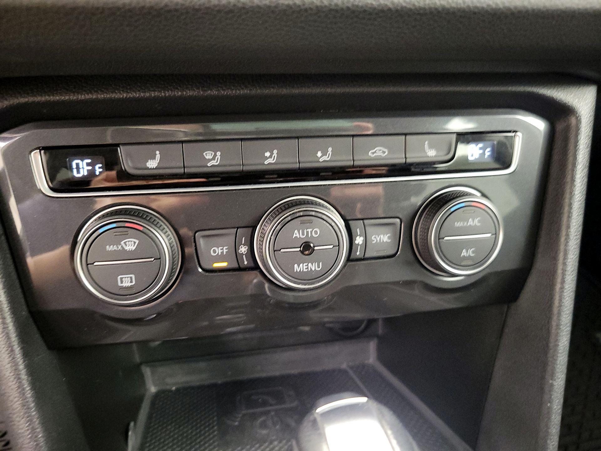 Thumbnail: 2021 Volkswagen Tiguan - 16