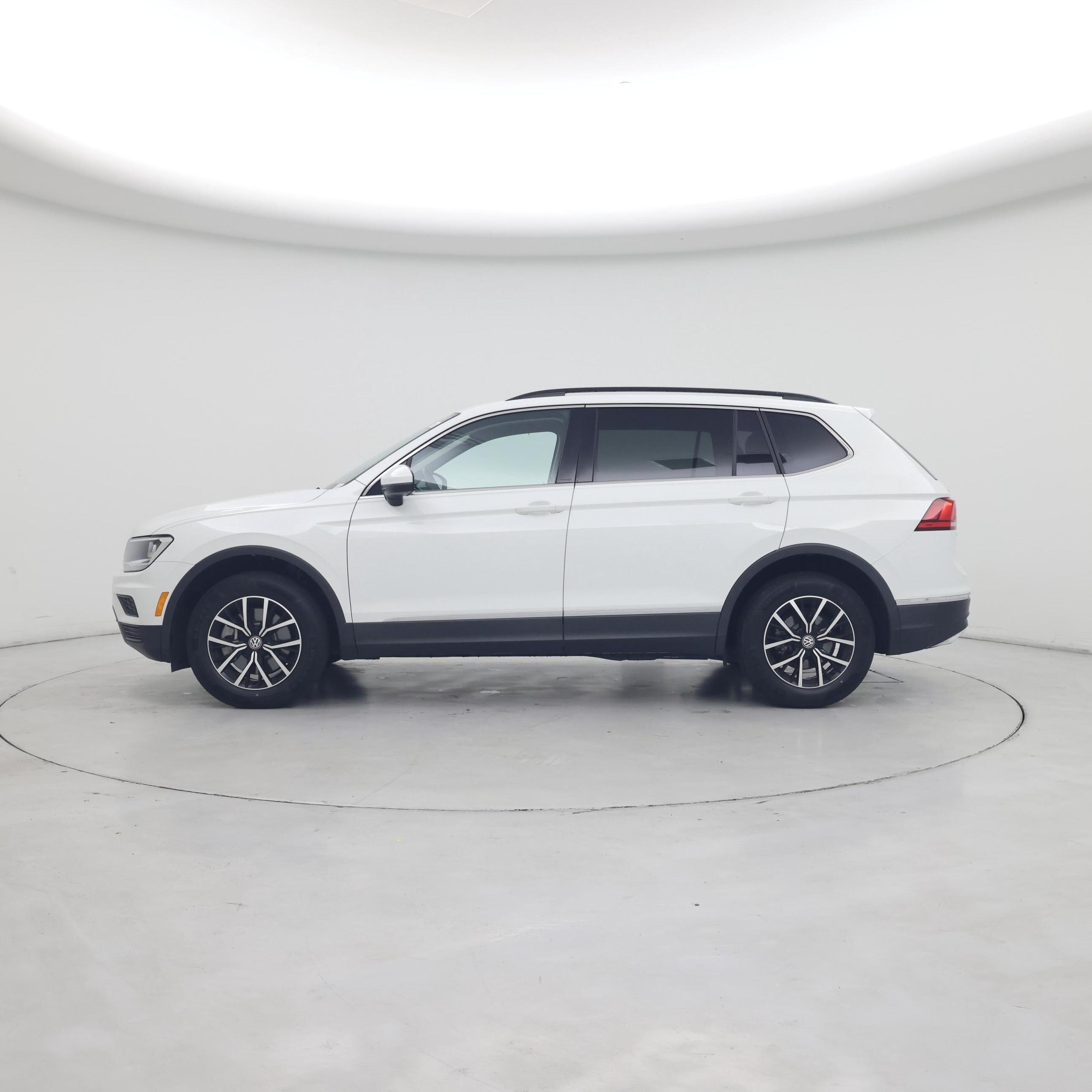 Thumbnail: 2021 Volkswagen Tiguan - 3