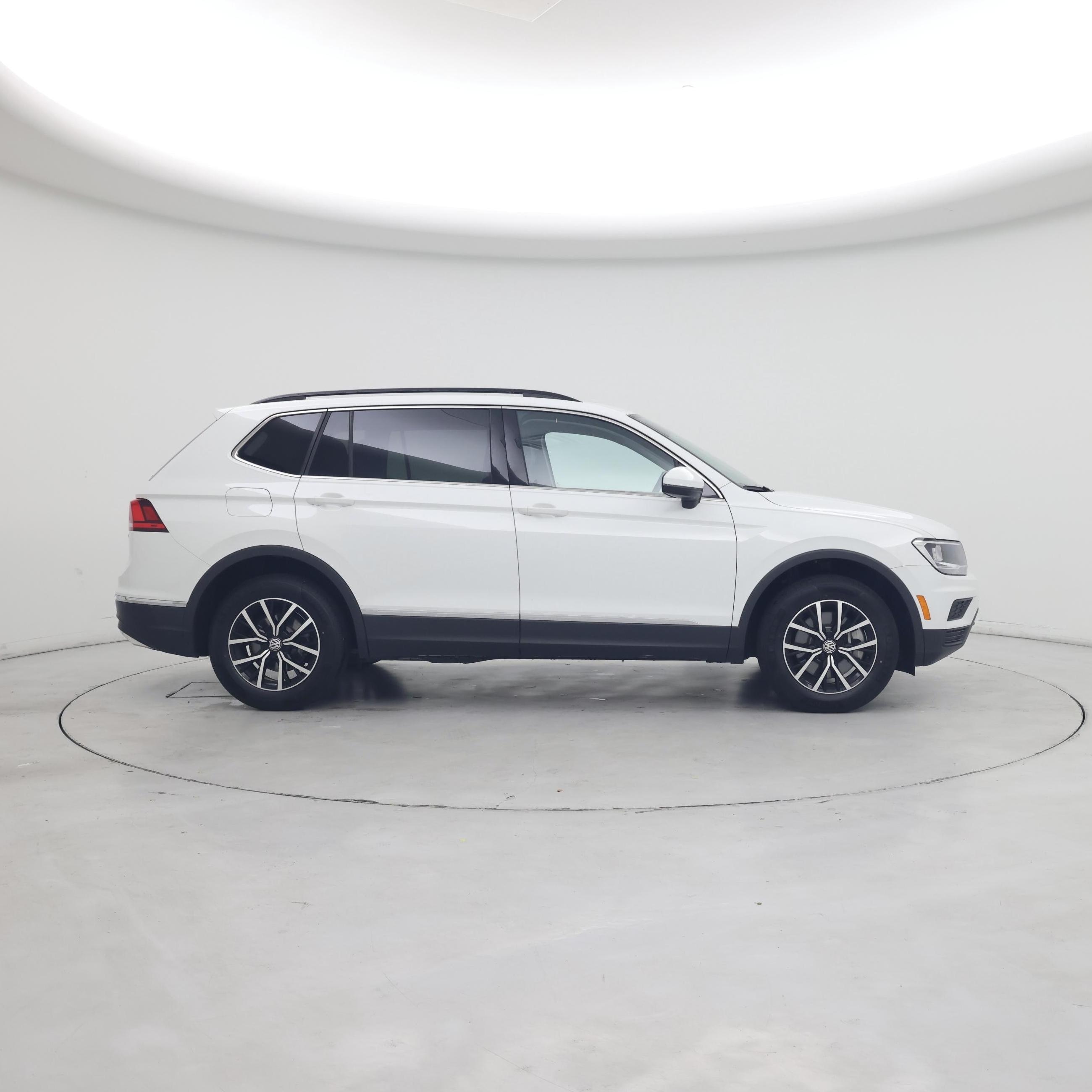Thumbnail: 2021 Volkswagen Tiguan - 7