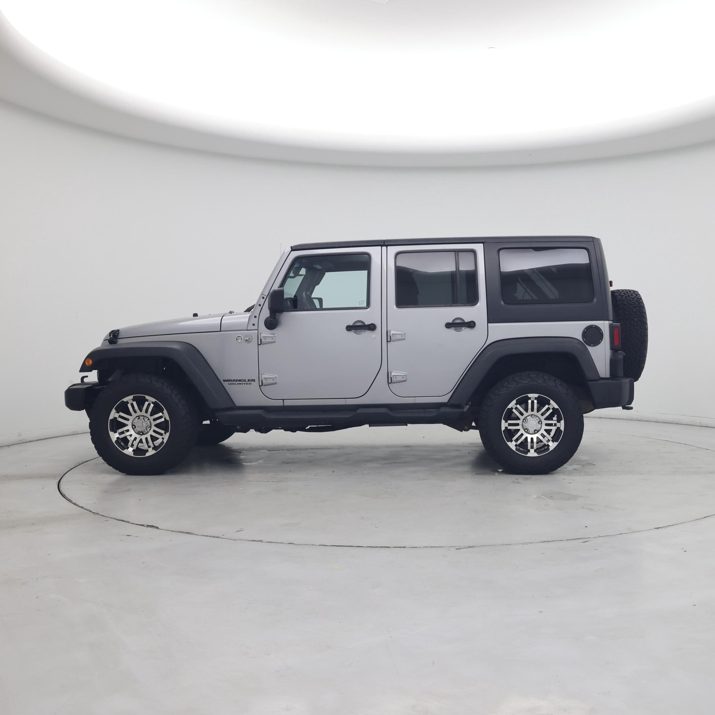 Thumbnail: 2014 Jeep Wrangler - 3