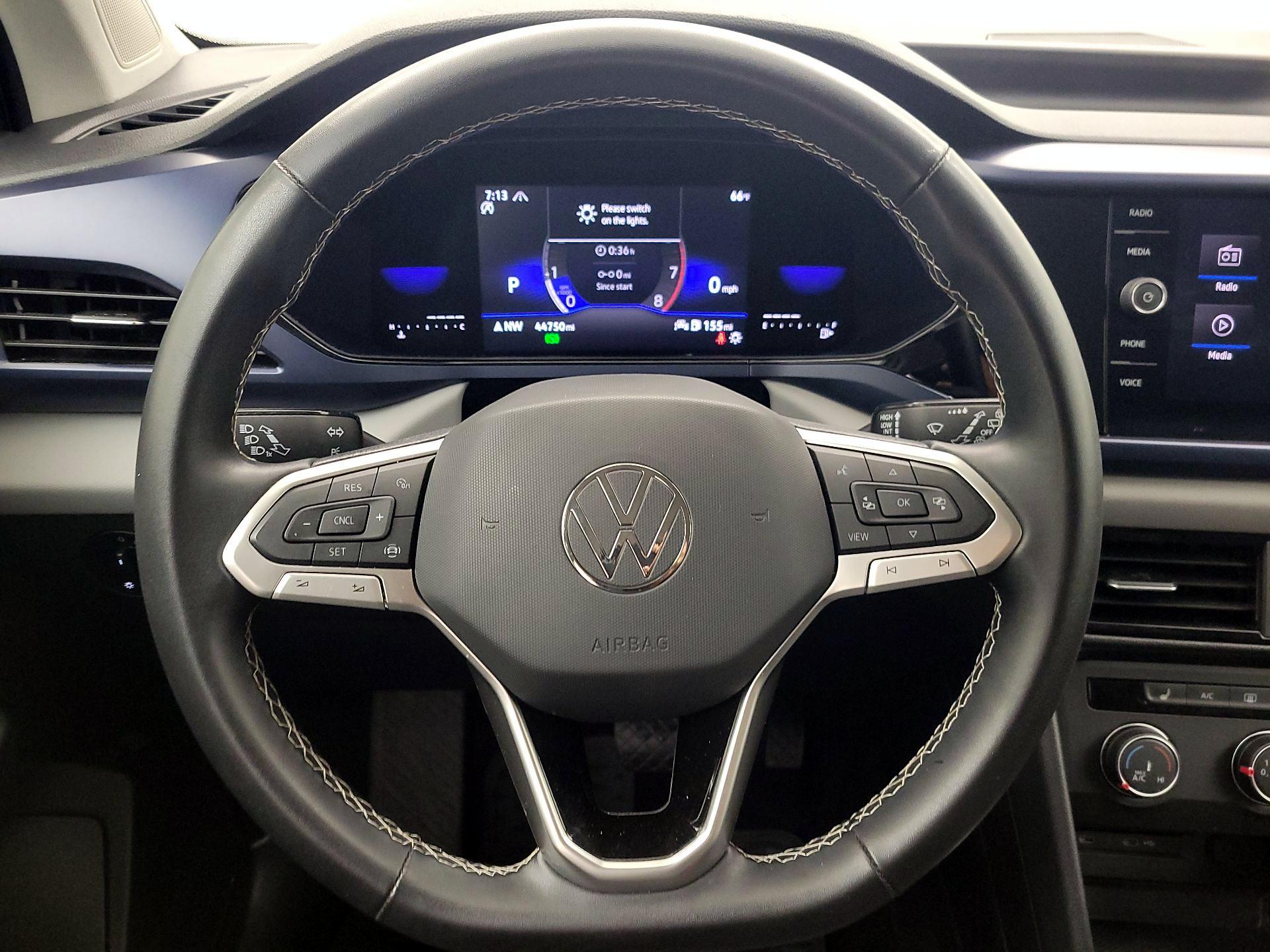 Thumbnail: 2022 Volkswagen Taos - 10