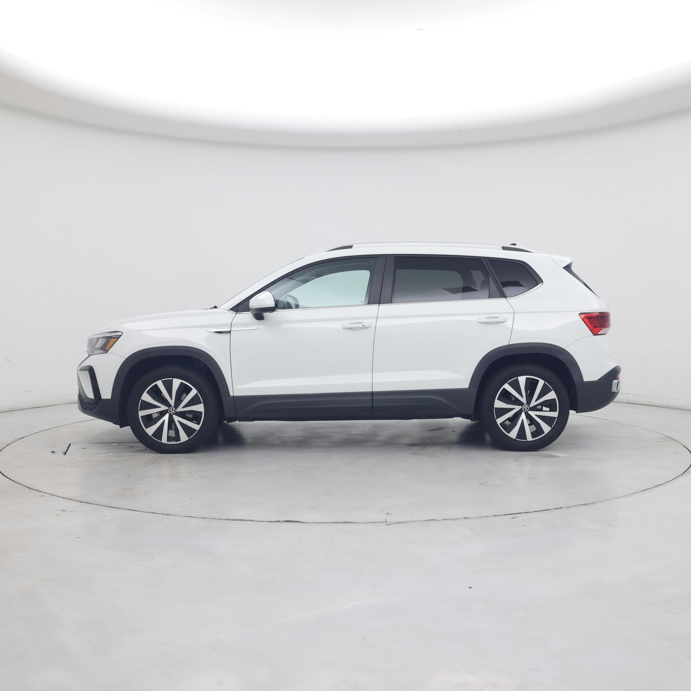 Thumbnail: 2022 Volkswagen Taos - 3