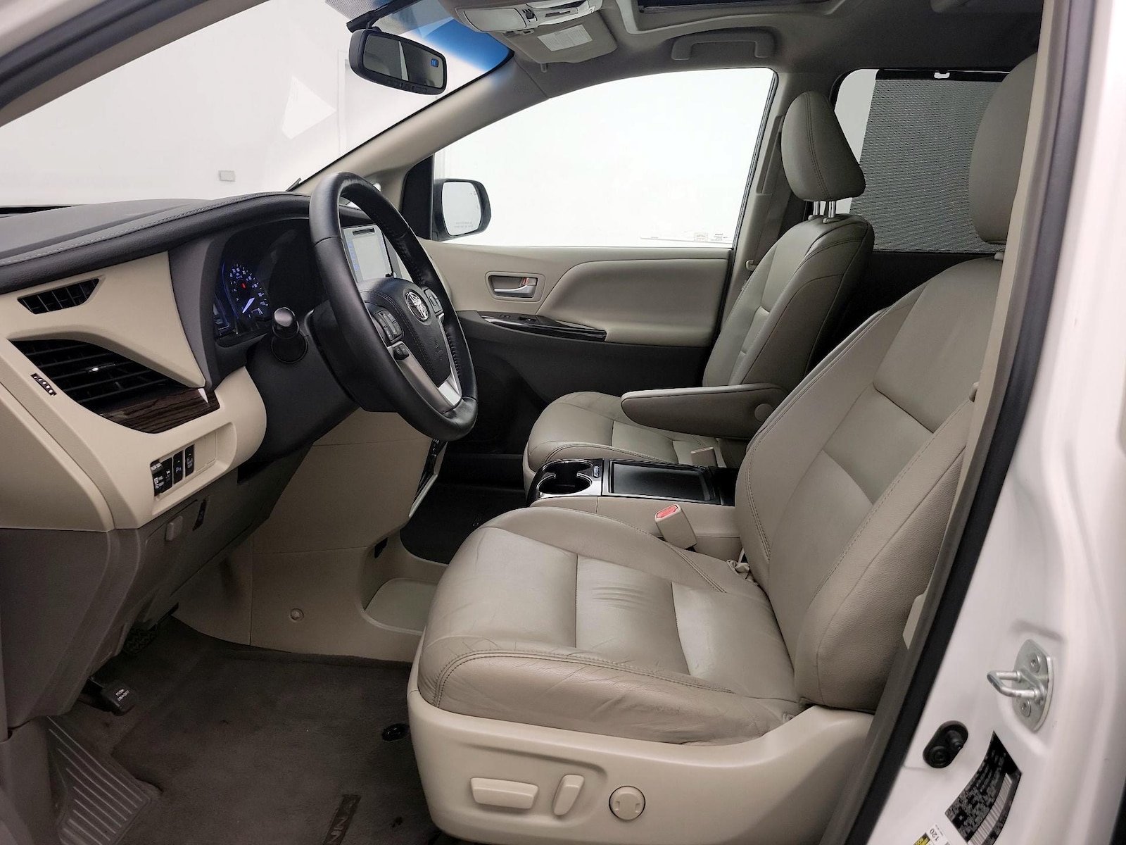 2015 Toyota Sienna XLE Premium - Photo 12