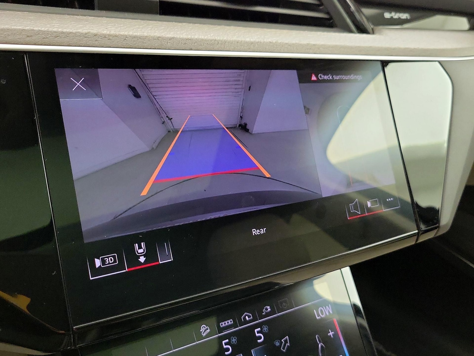 2021 Audi e-tron Premium Plus - Photo 14