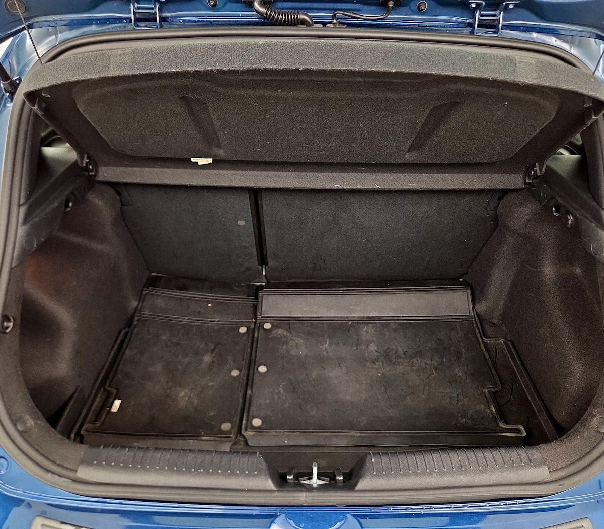 Trunk/Cargo (Seats Up)