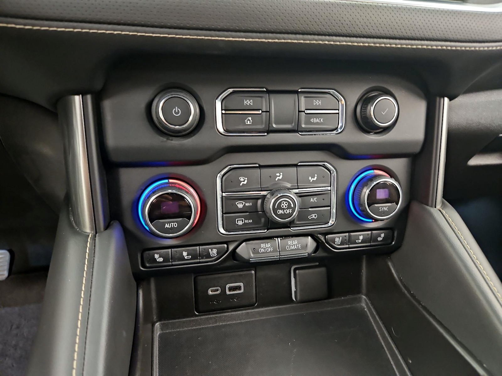 2021 Chevrolet Tahoe Premier - Photo 18