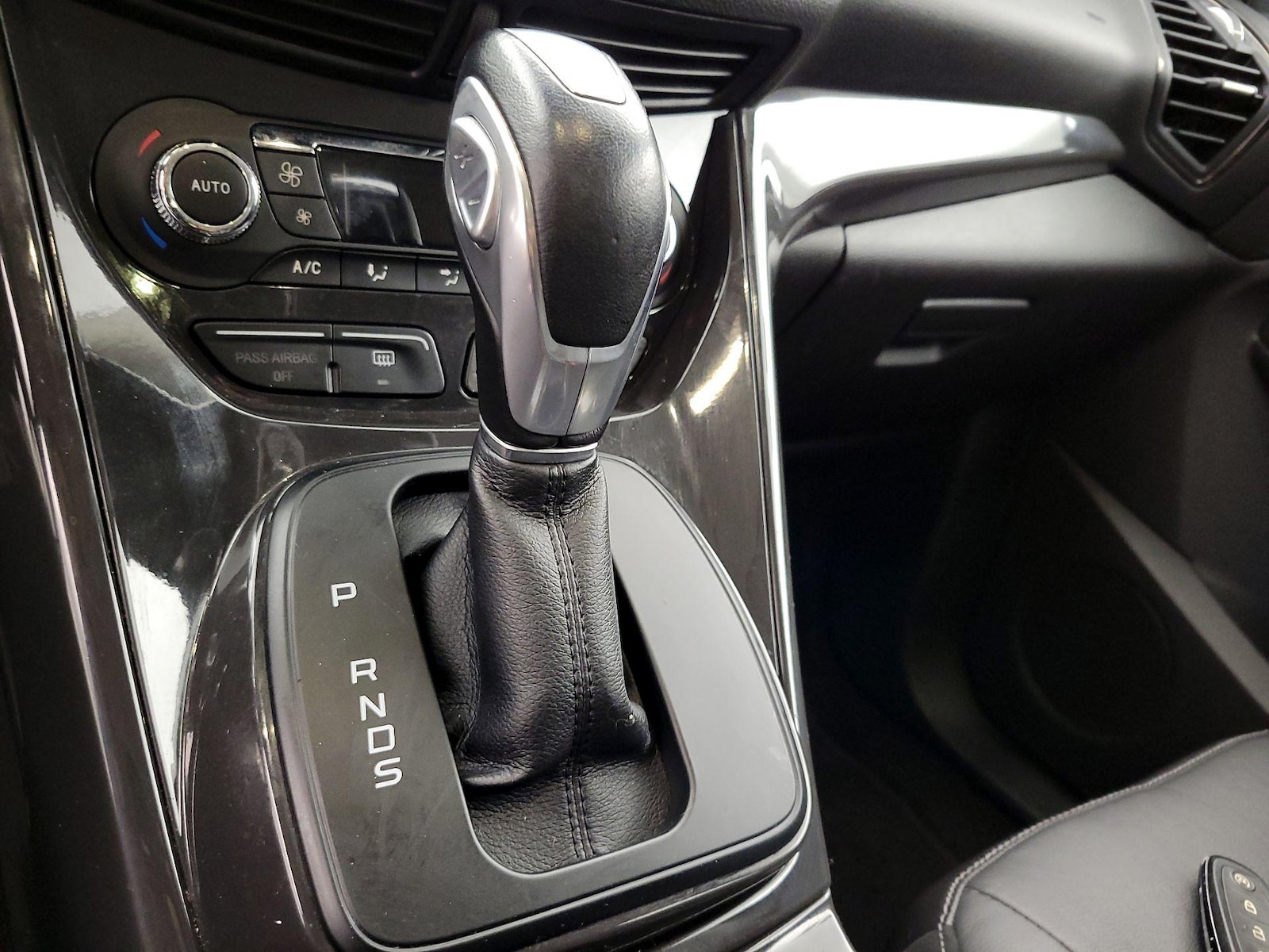 2016 Ford Escape Titanium - Photo 19