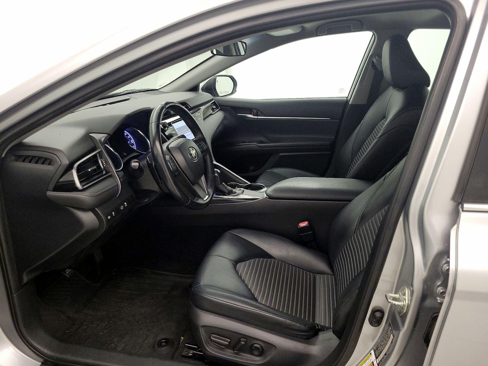 Power Seat(s) & Side Airbags