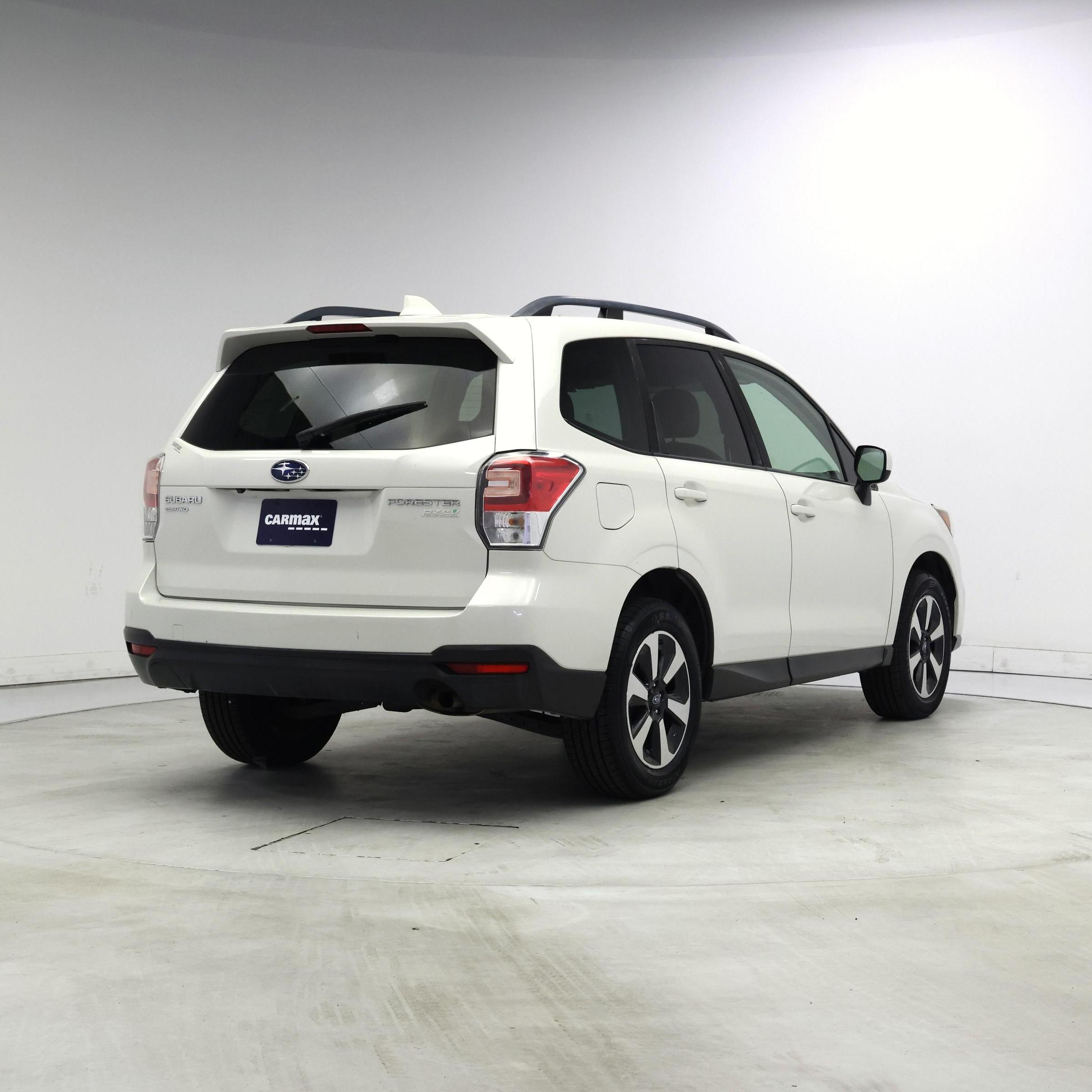 Thumbnail: 2017 Subaru Forester - 8