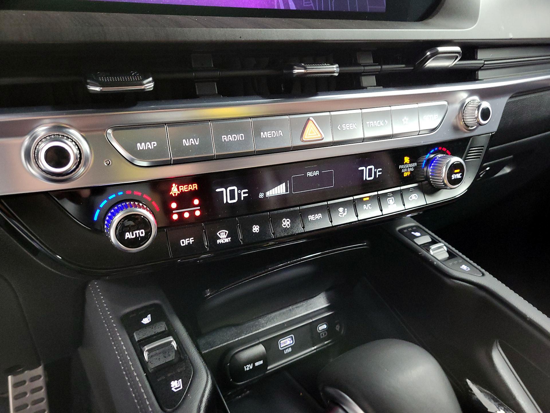 Thumbnail: 2023 Kia Telluride - 17