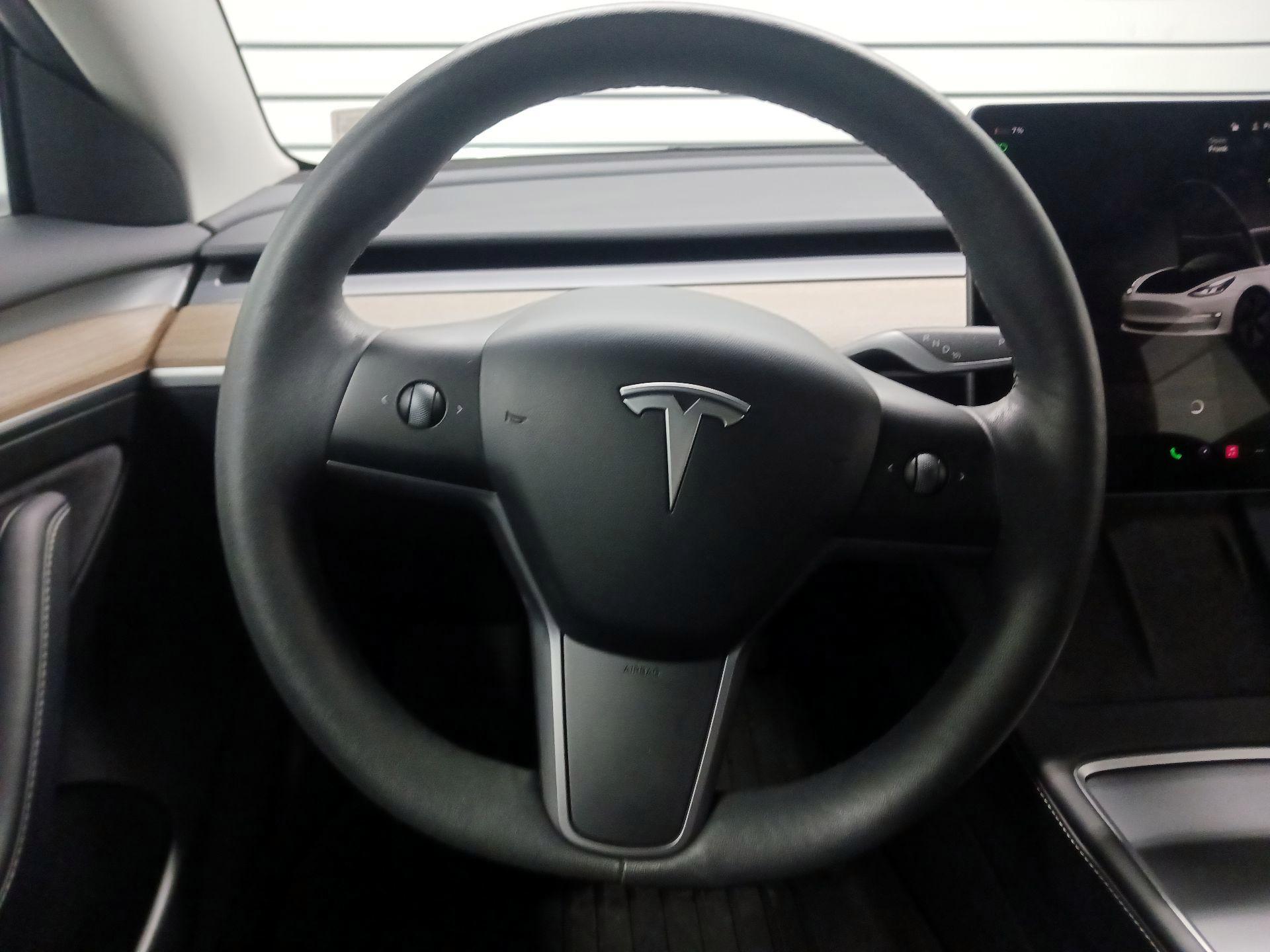Thumbnail: 2023 Tesla Model 3 - 10
