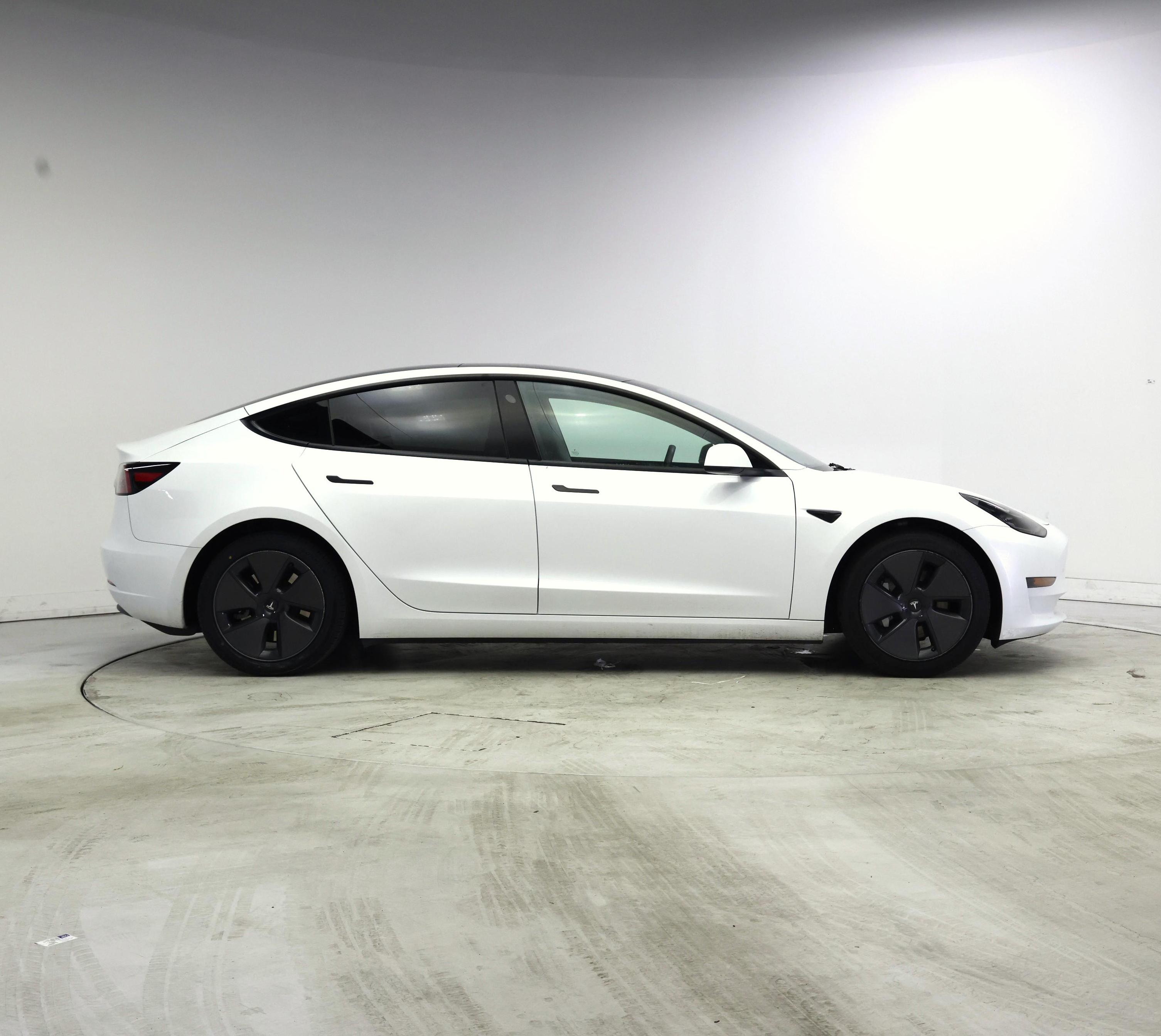 Thumbnail: 2023 Tesla Model 3 - 7
