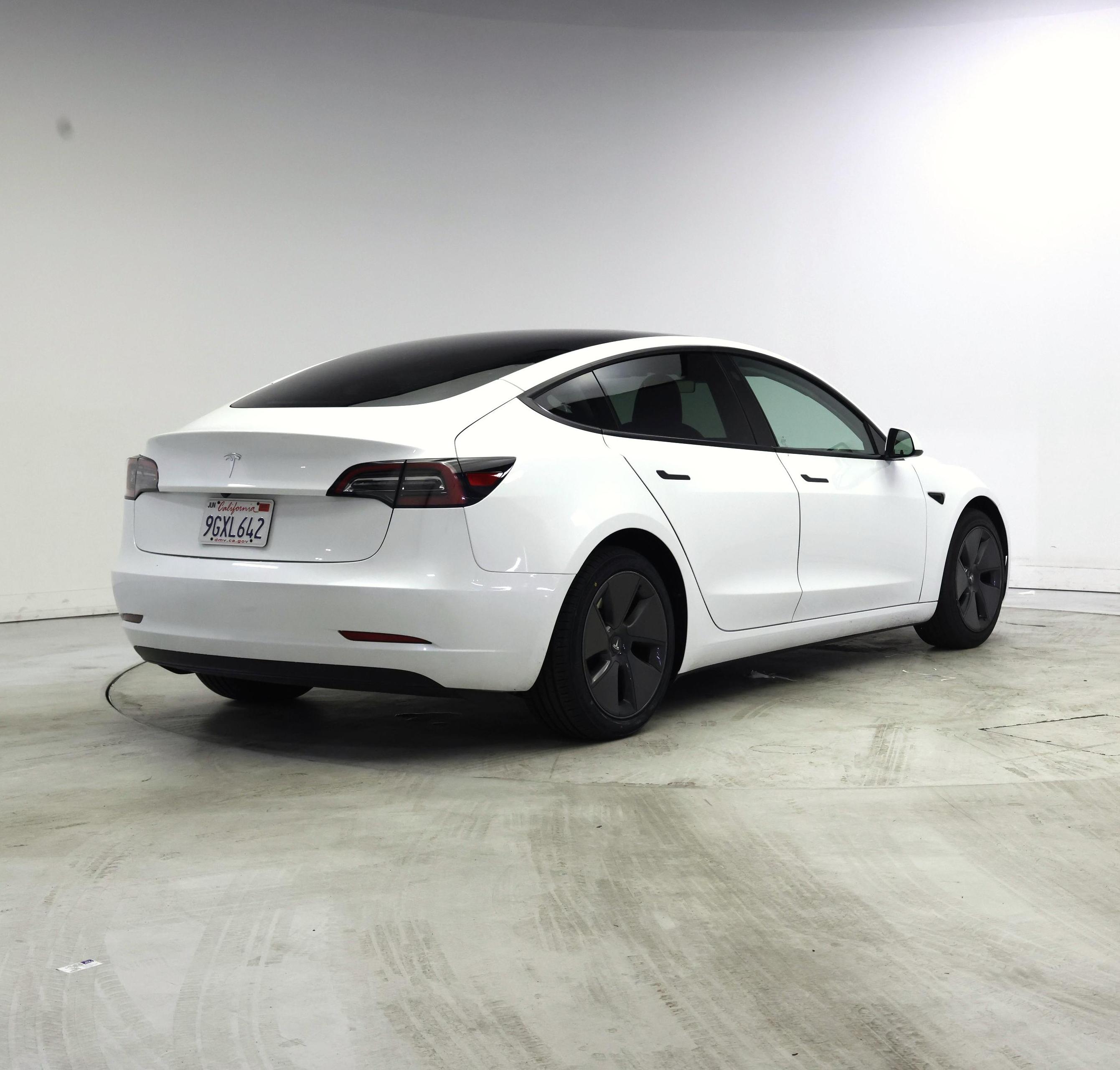 Thumbnail: 2023 Tesla Model 3 - 8