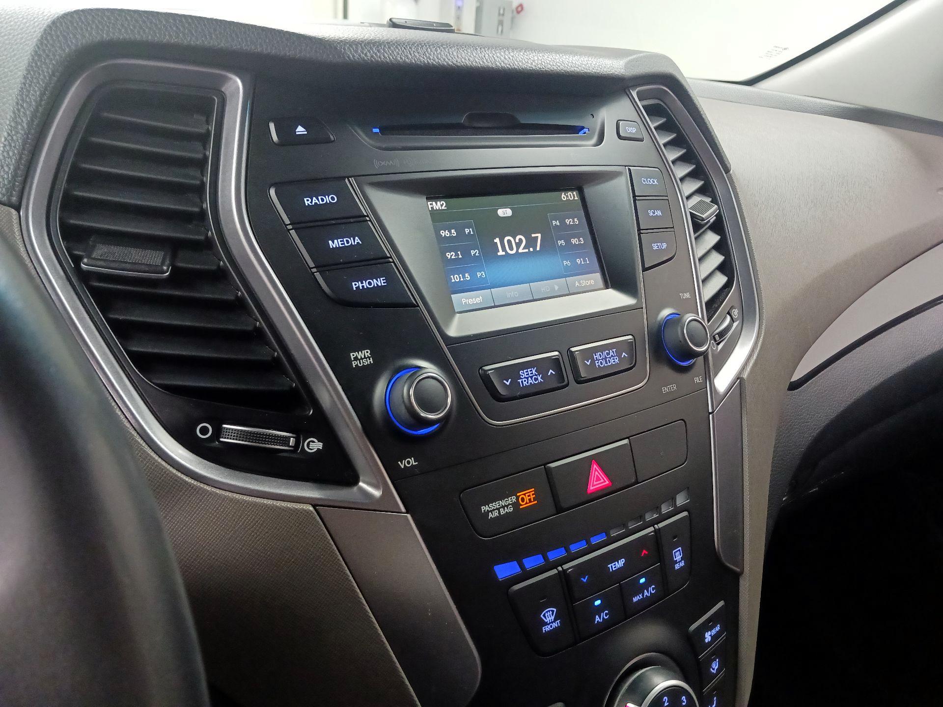 Thumbnail: 2014 Hyundai Santa Fe - 15