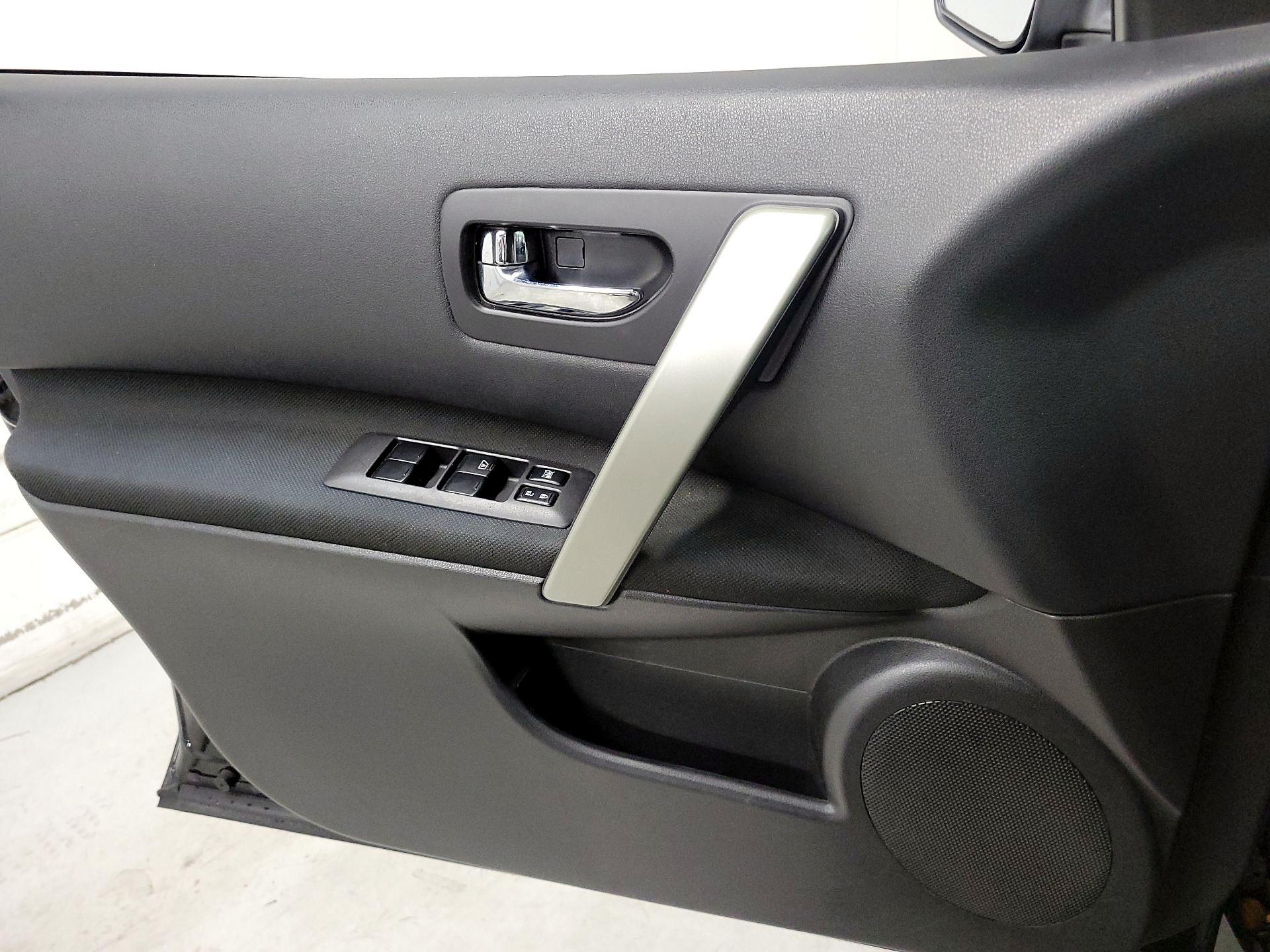 Thumbnail: 2014 Nissan Rogue - 12