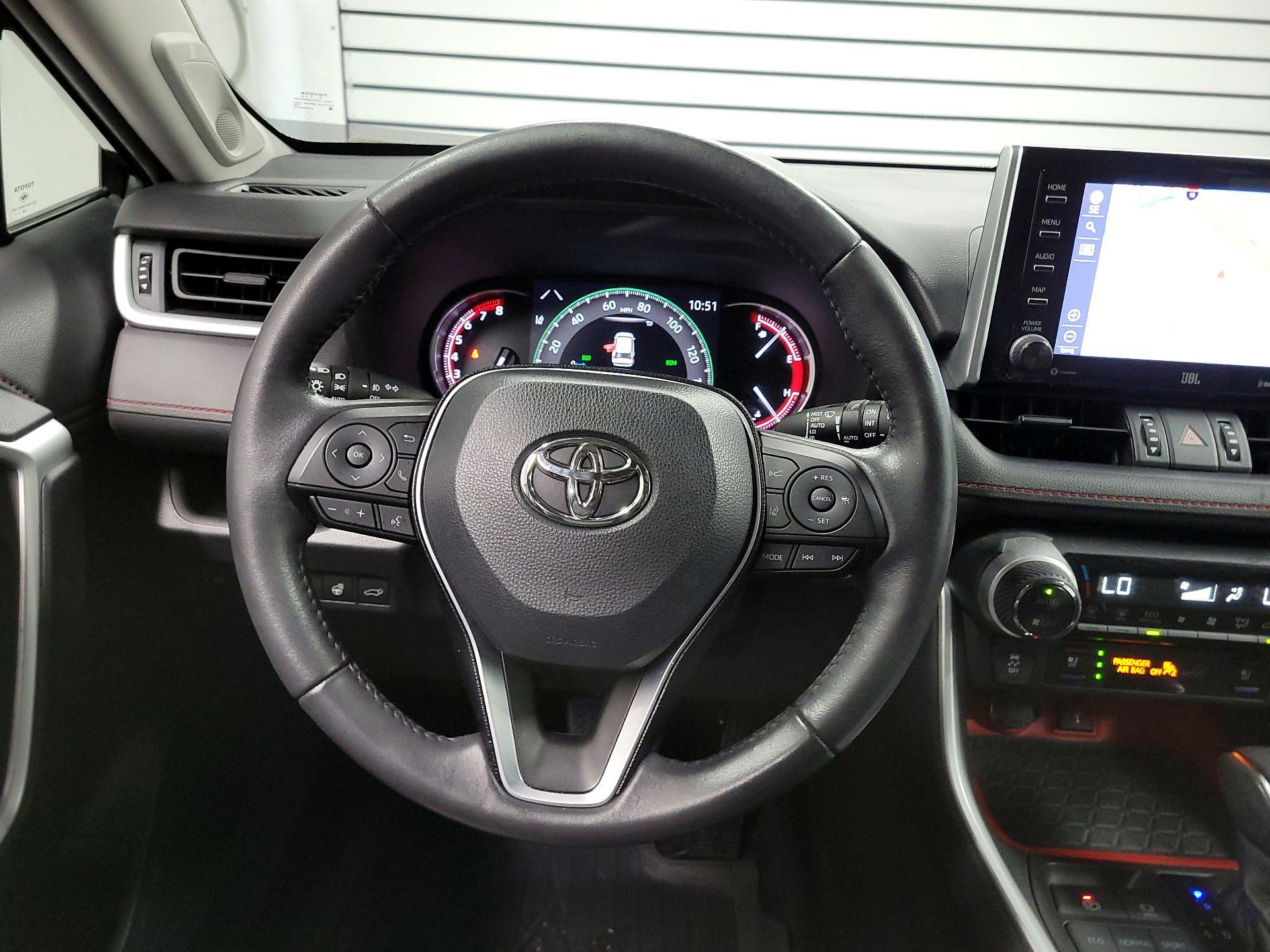 Thumbnail: 2021 Toyota RAV4 - 10