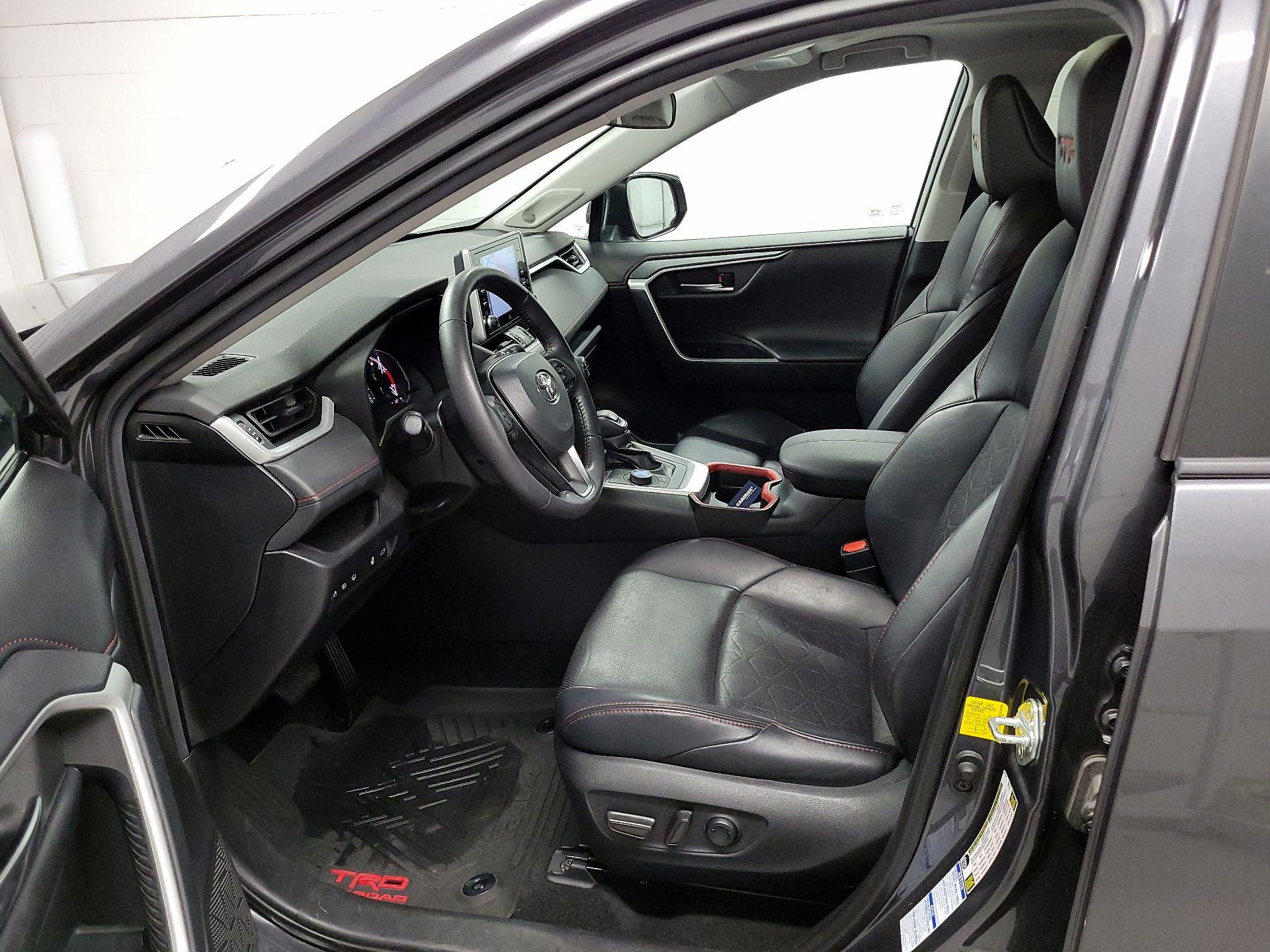 Thumbnail: 2021 Toyota RAV4 - 11