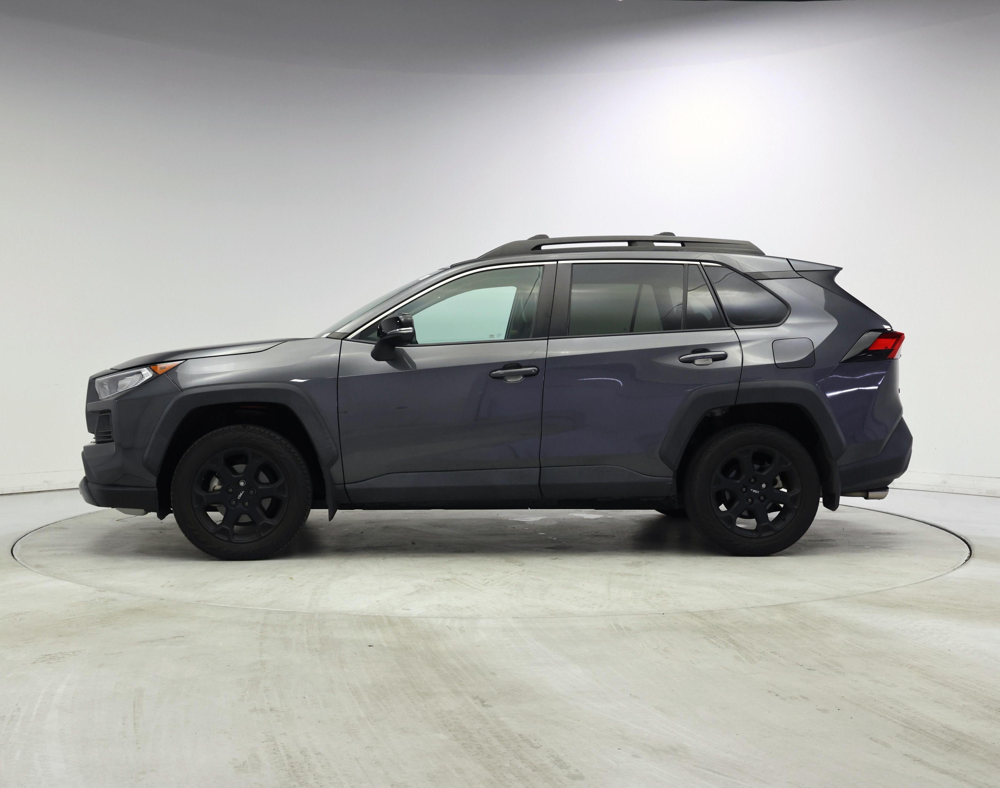 Thumbnail: 2021 Toyota RAV4 - 3