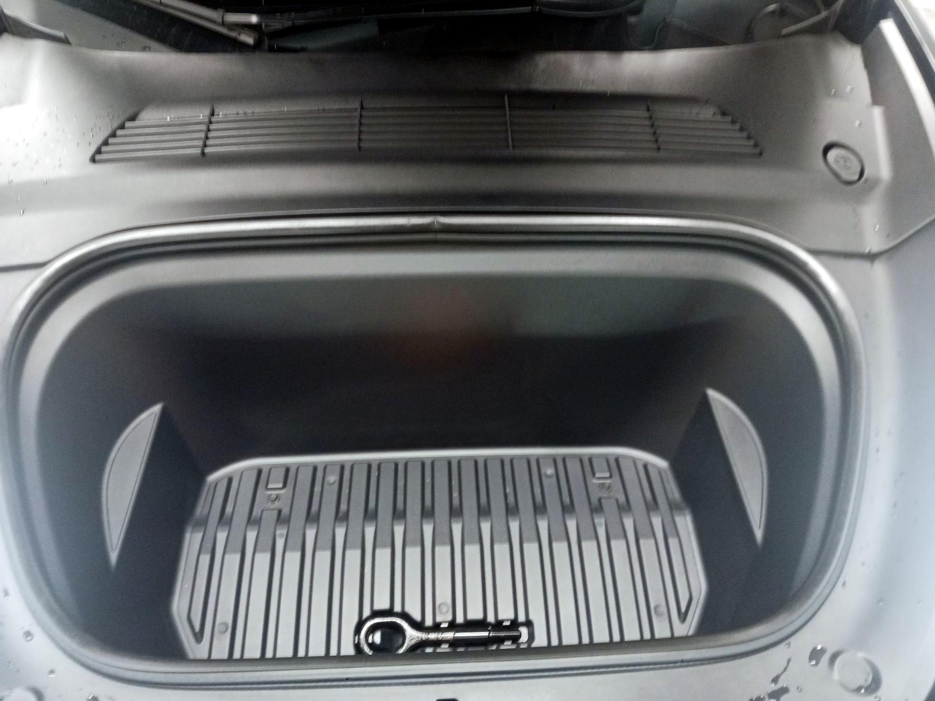 Thumbnail: 2022 Tesla Model Y - 17