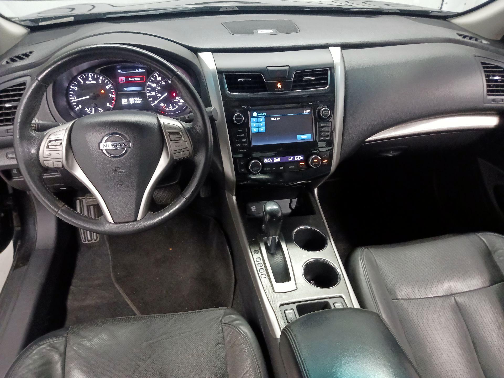 Thumbnail: 2015 Nissan Altima - 9