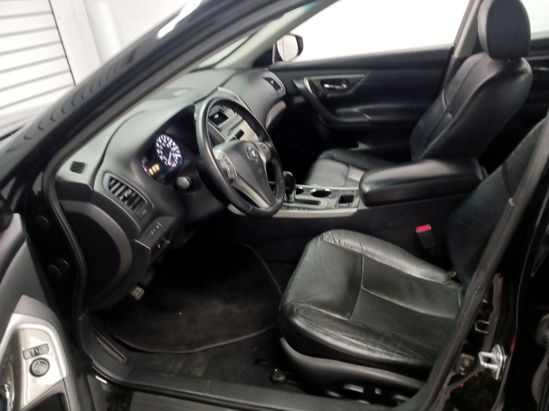 Thumbnail: 2015 Nissan Altima - 11
