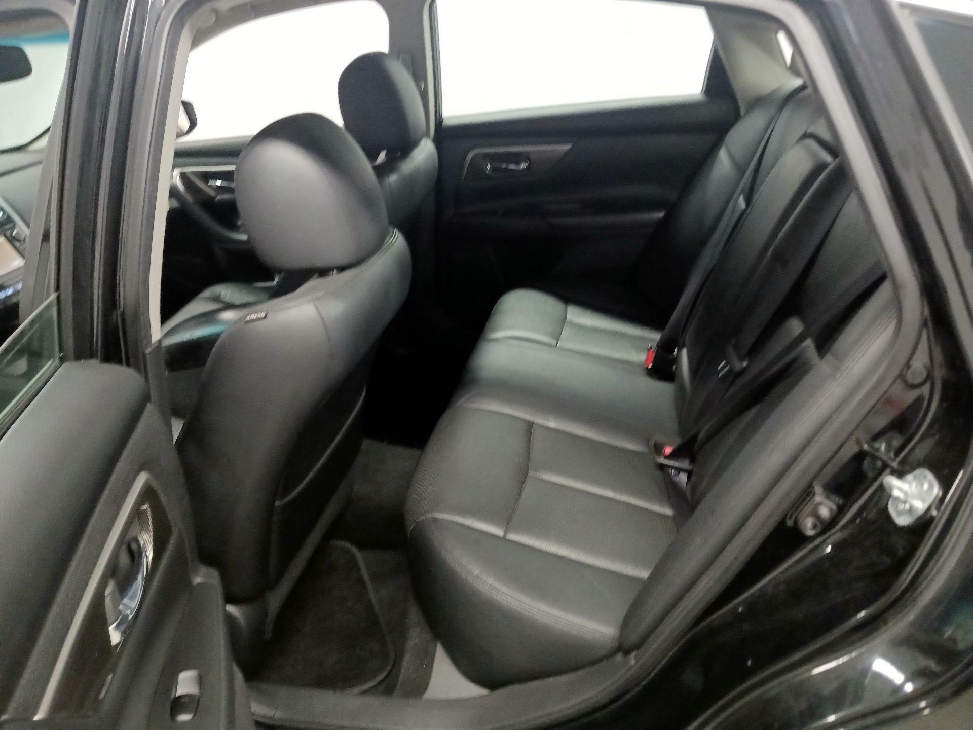Thumbnail: 2015 Nissan Altima - 16