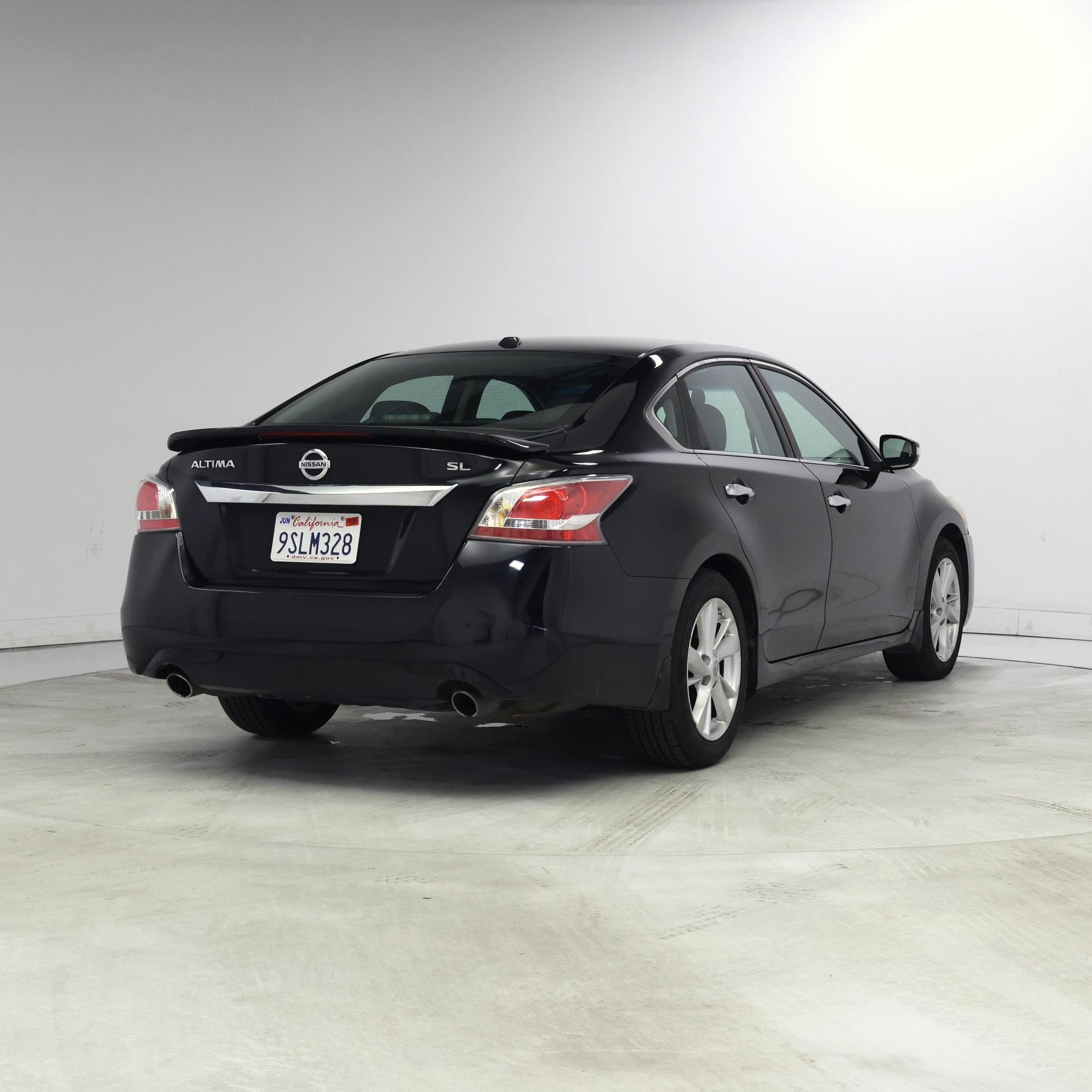 Thumbnail: 2015 Nissan Altima - 8