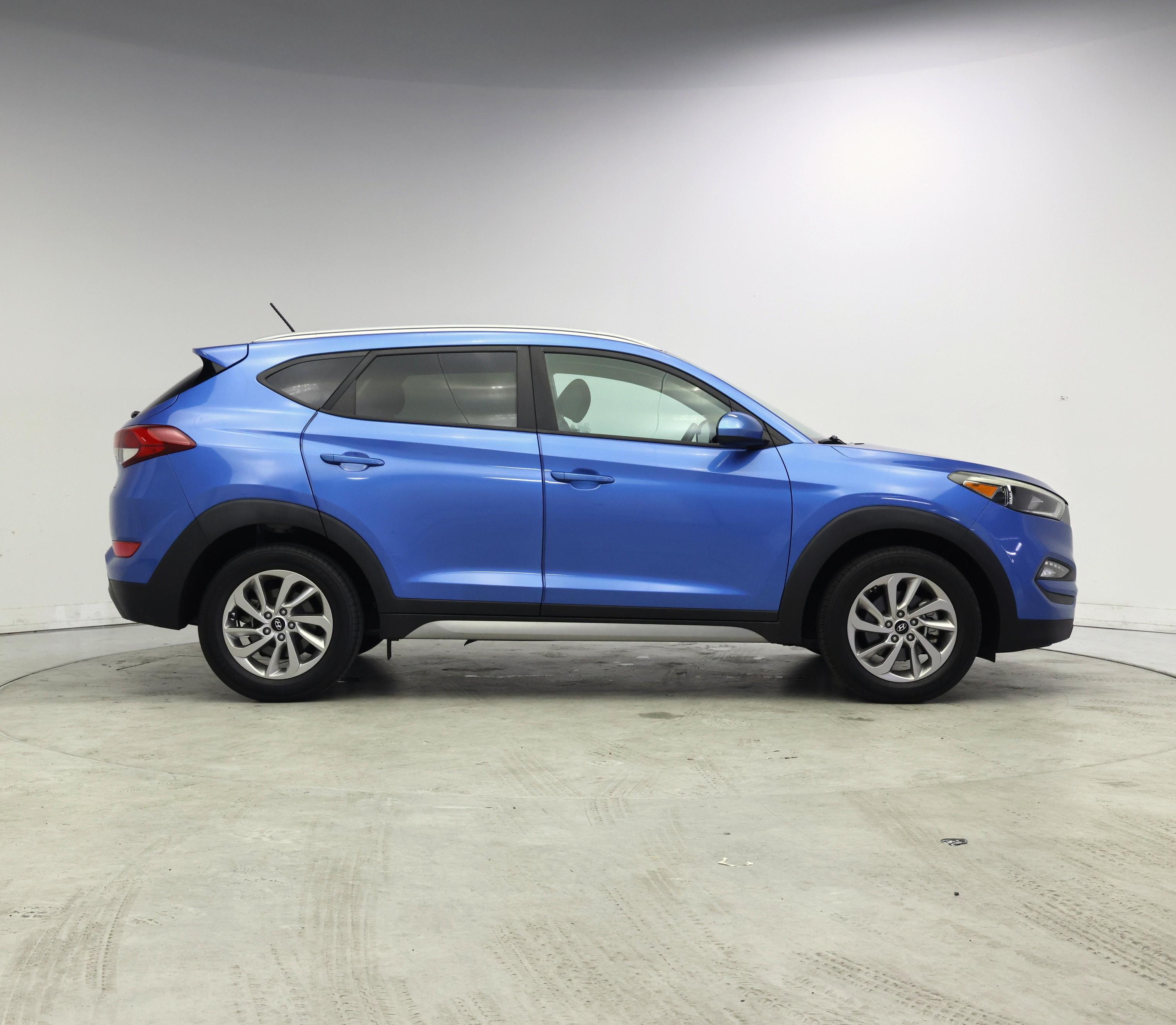Thumbnail: 2017 Hyundai Tucson - 7