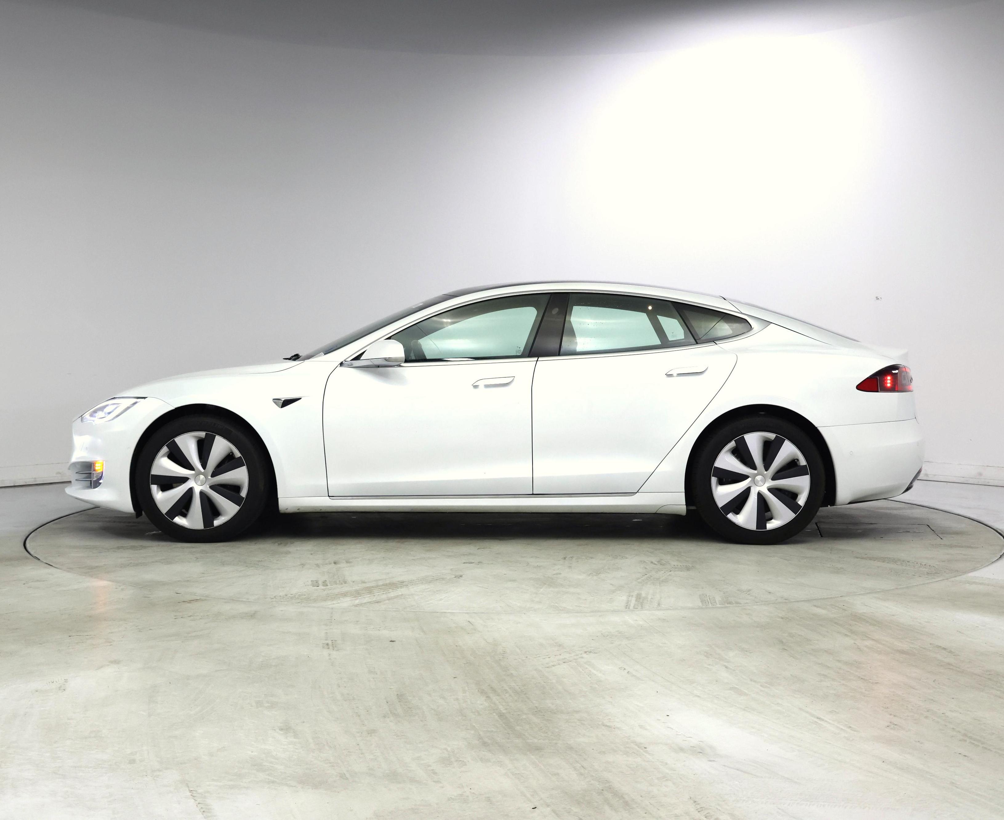 Thumbnail: 2020 Tesla Model S - 3