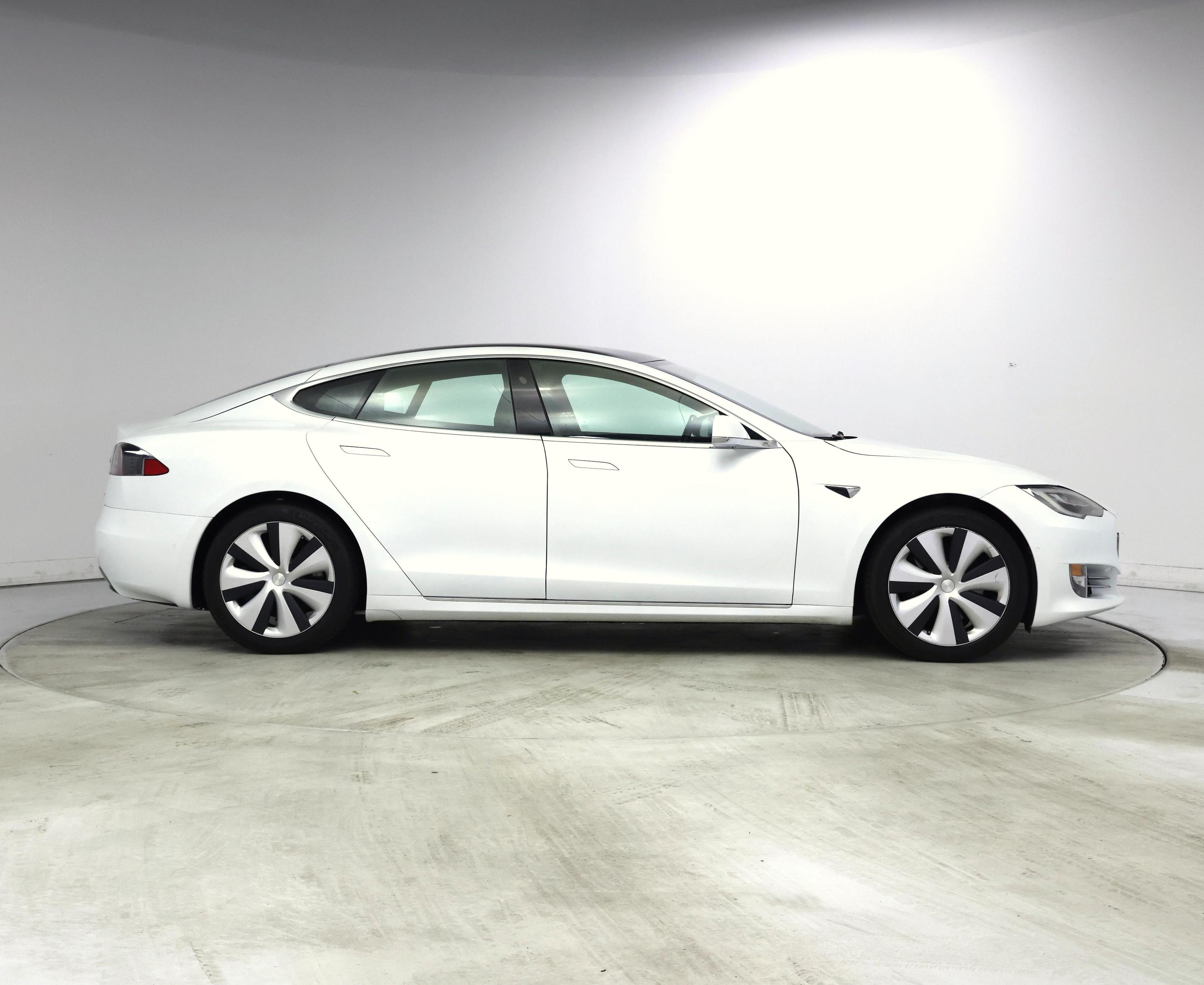 Thumbnail: 2020 Tesla Model S - 7